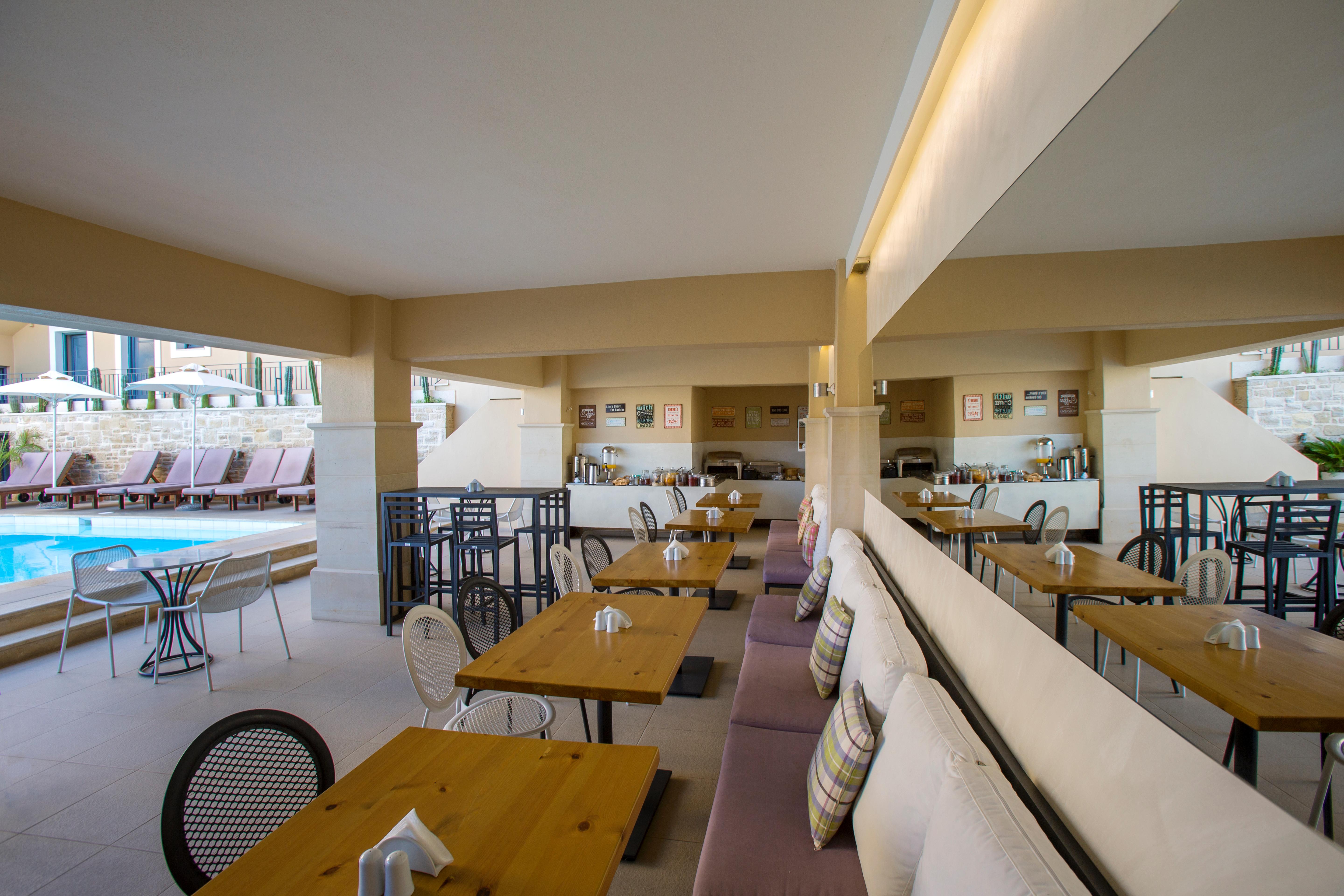 La Stella Suites