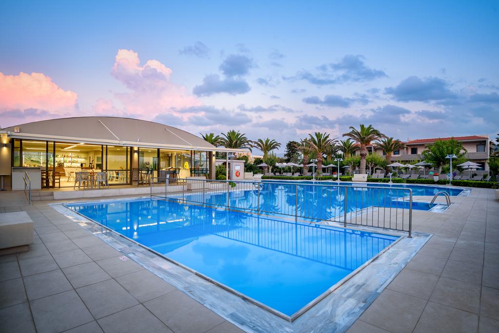 Marinos Beach Hotel
