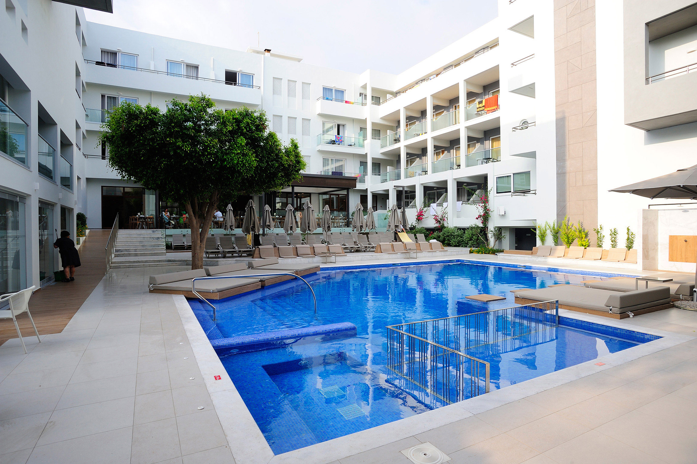 Atrium Ambiance Hotel