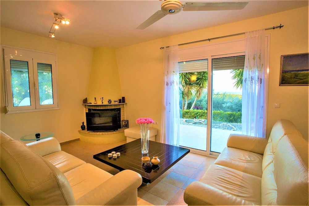 disCrete Villa Maroulas