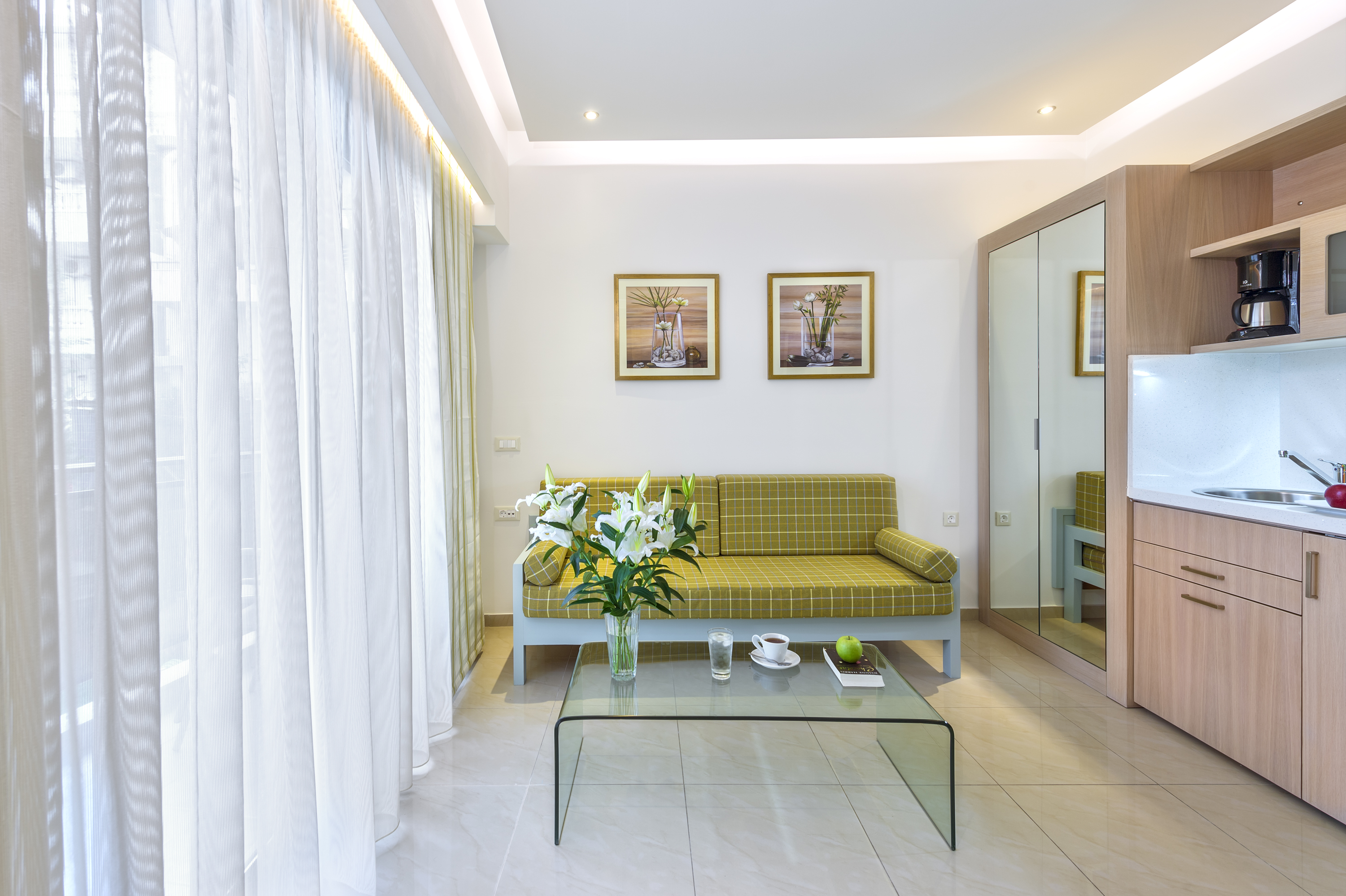 Leonidas Studios & Apartments