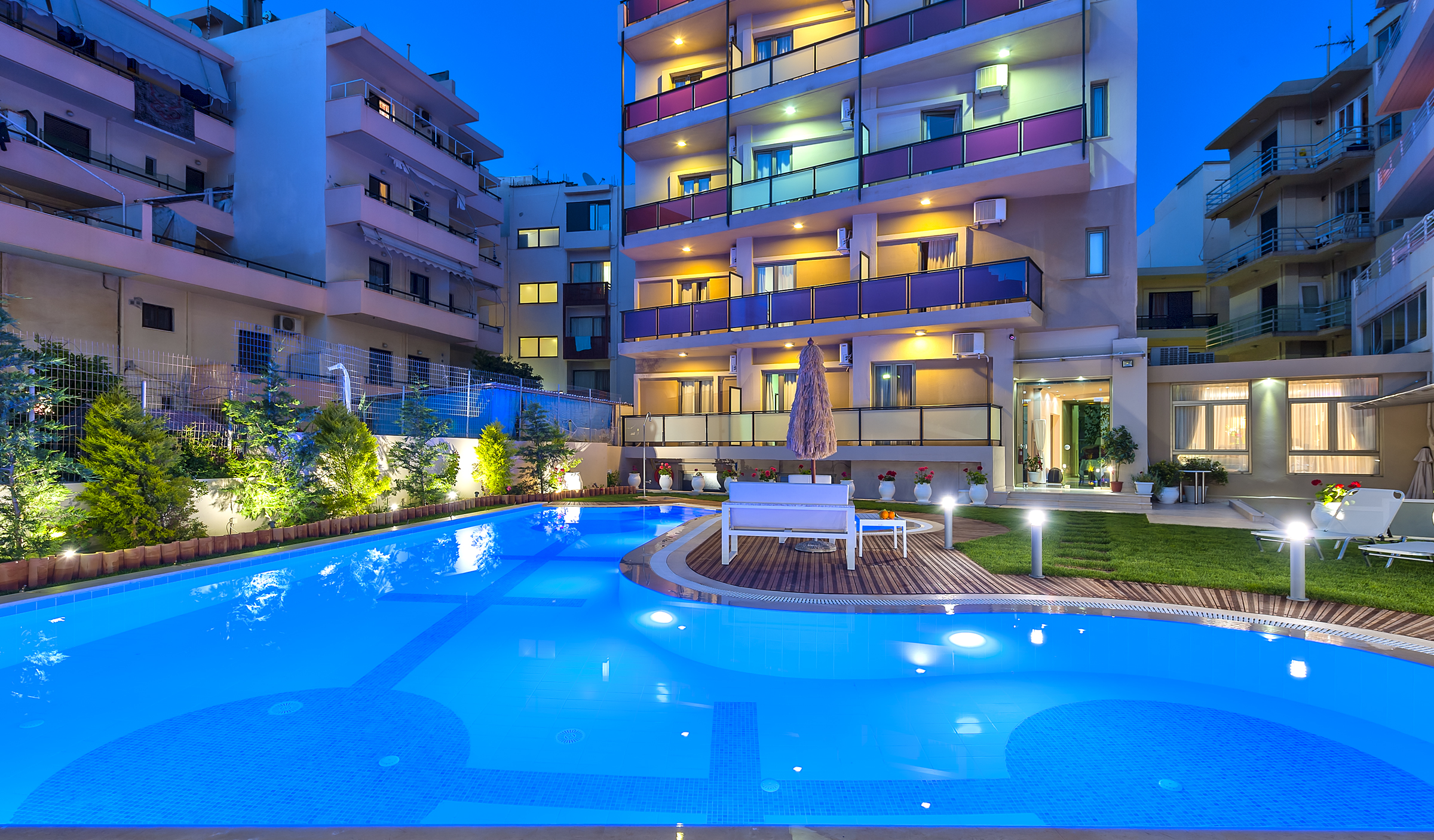 Leonidas Studios & Apartments