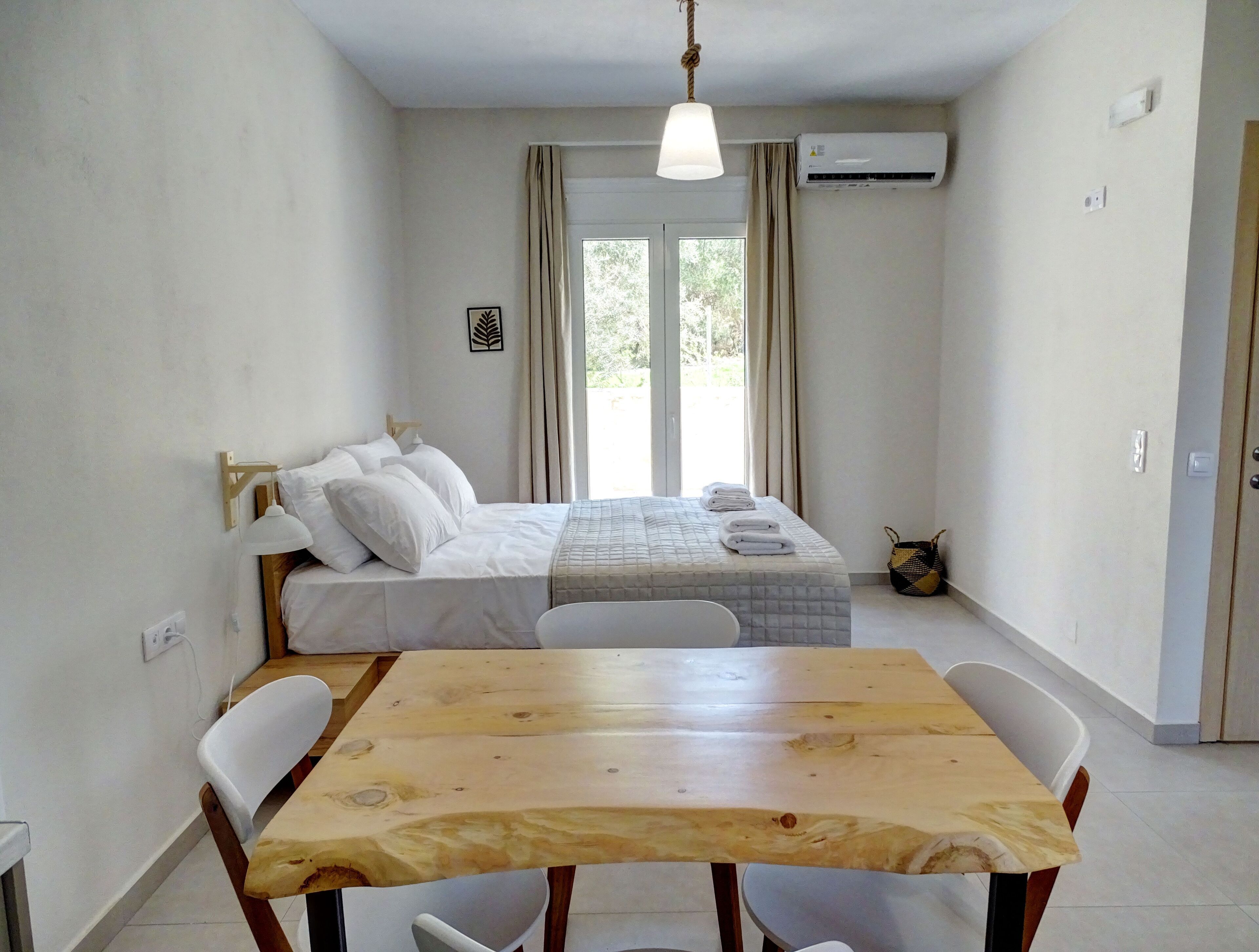 Lyrids Apartments