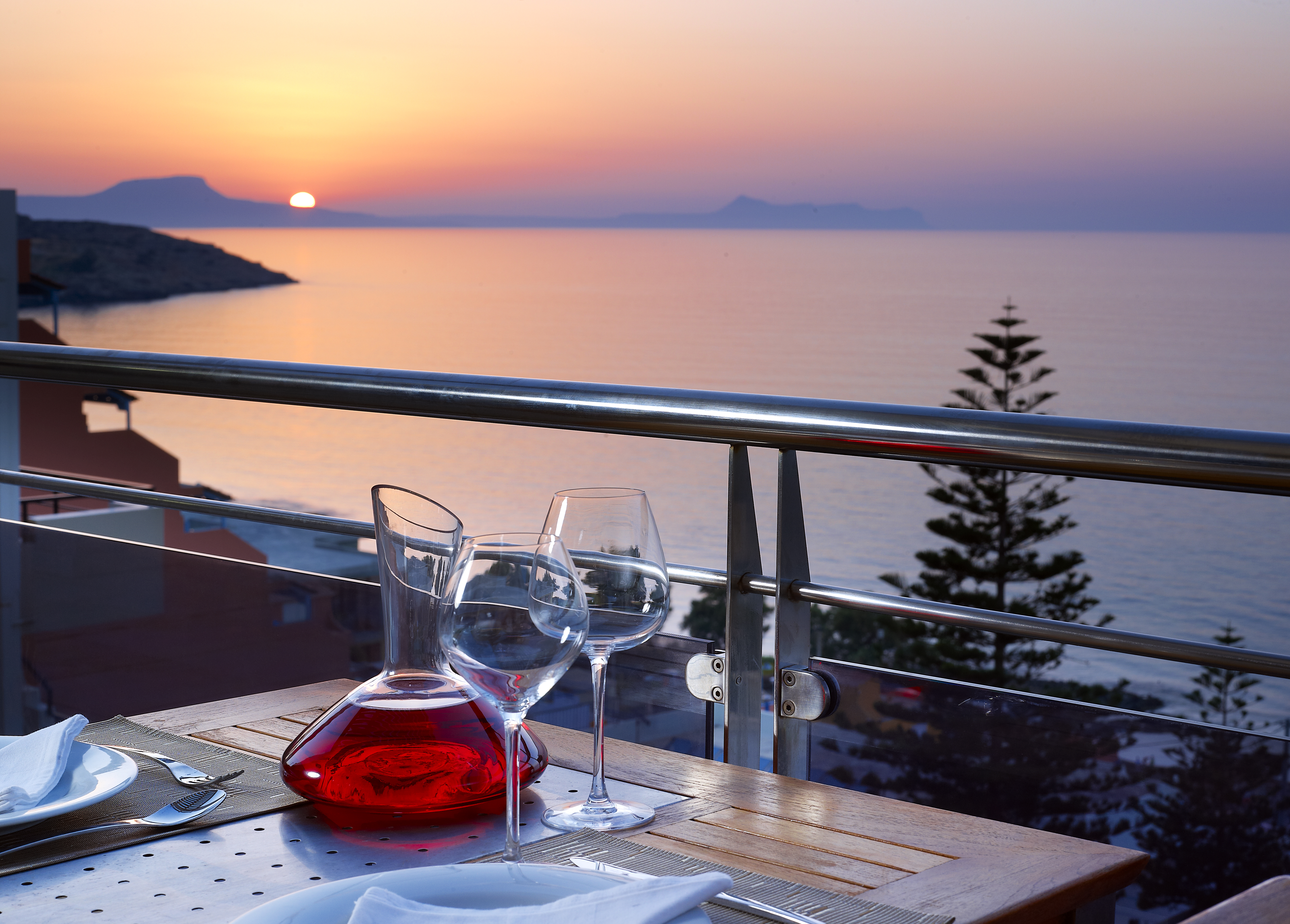 Macaris Suites & Spa
