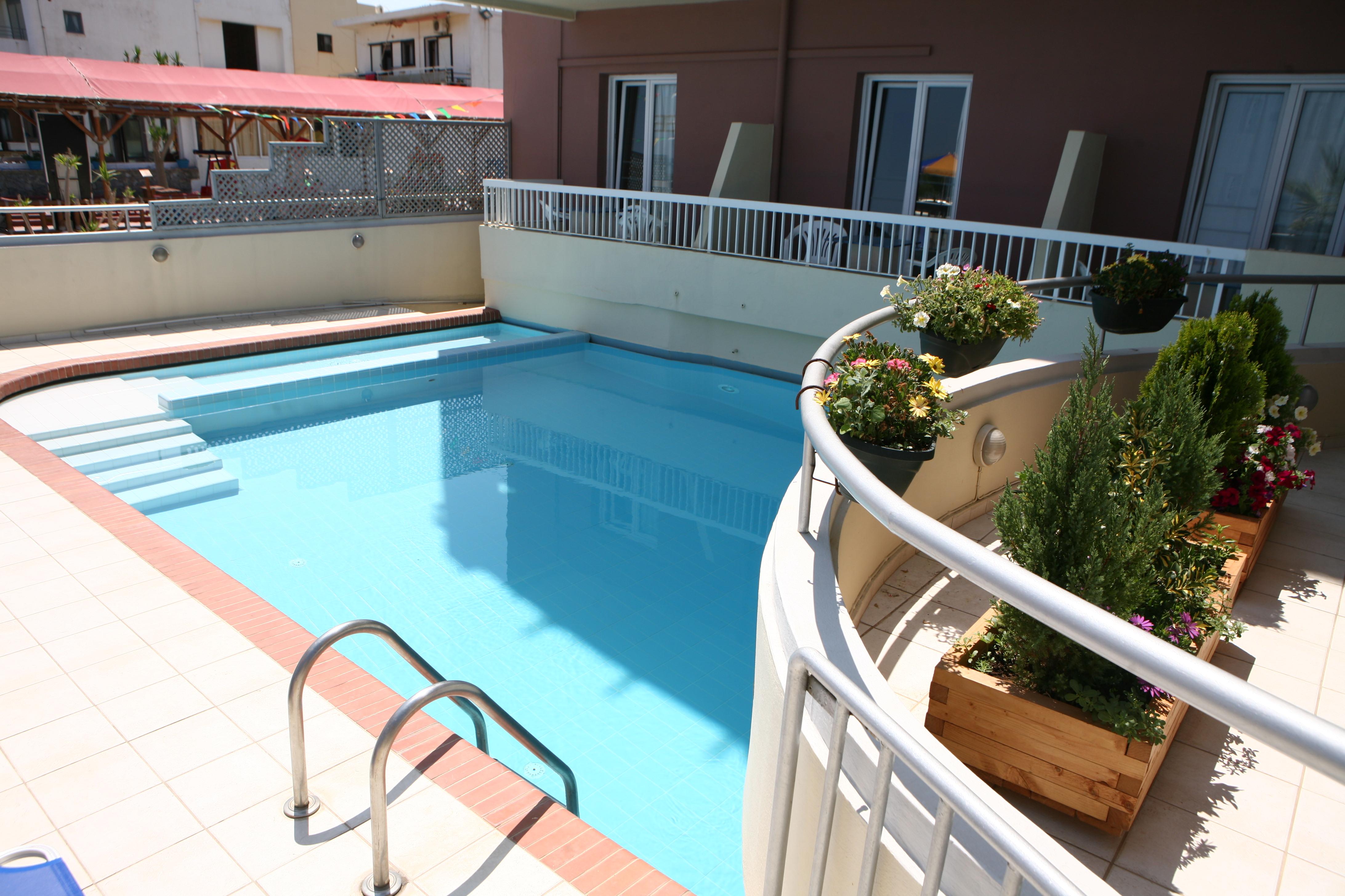 Marilyn Apartments