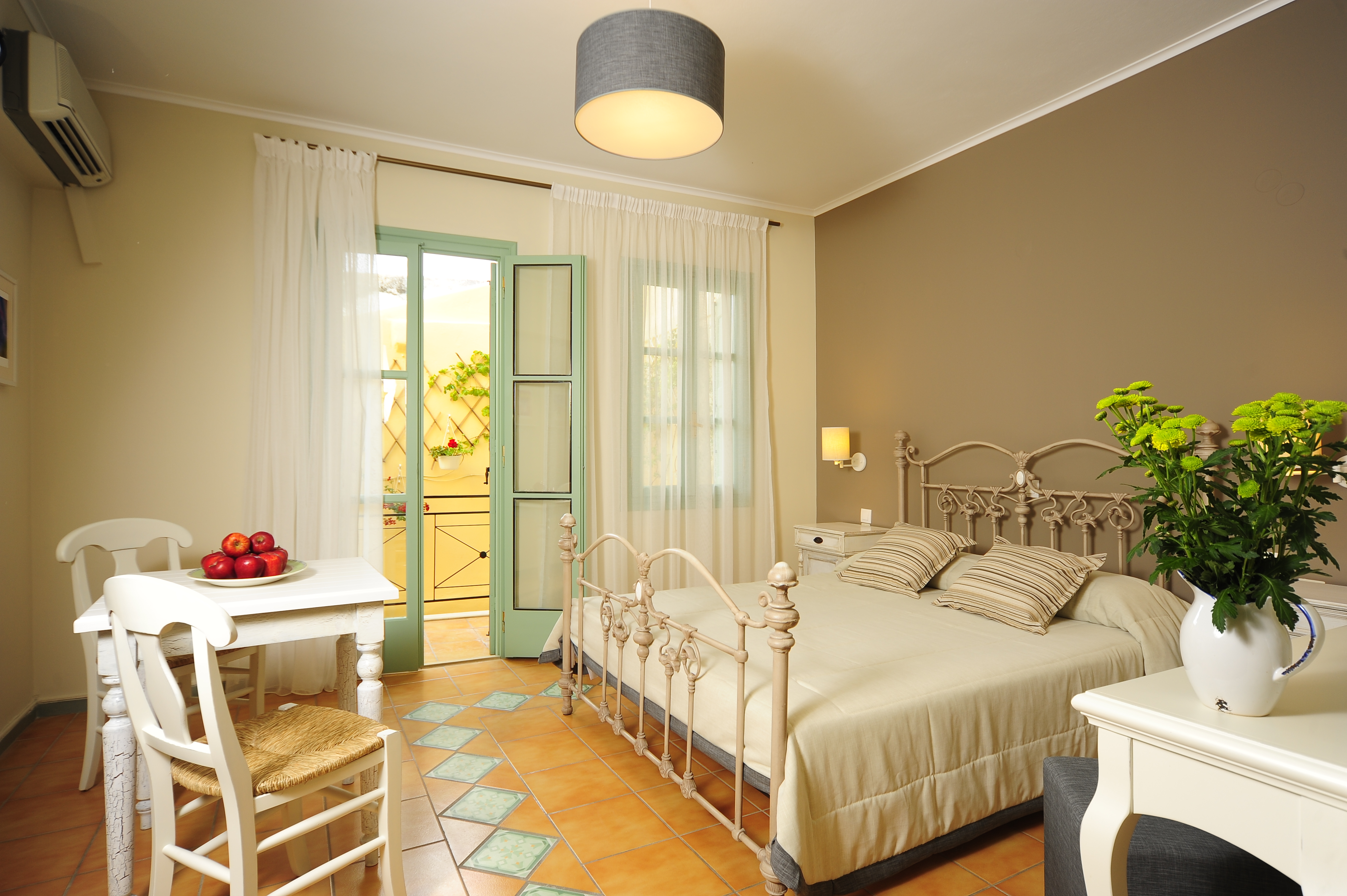 Mythos Suites Hotel