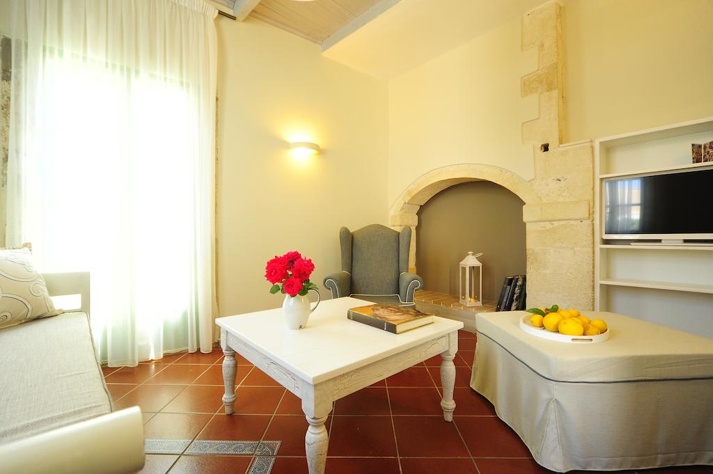 Mythos Suites Hotel