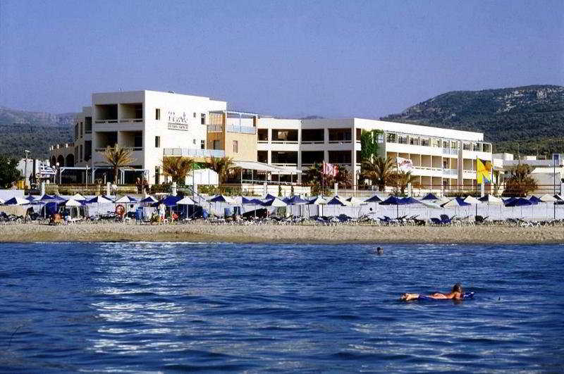 Pearl Beach Hotel