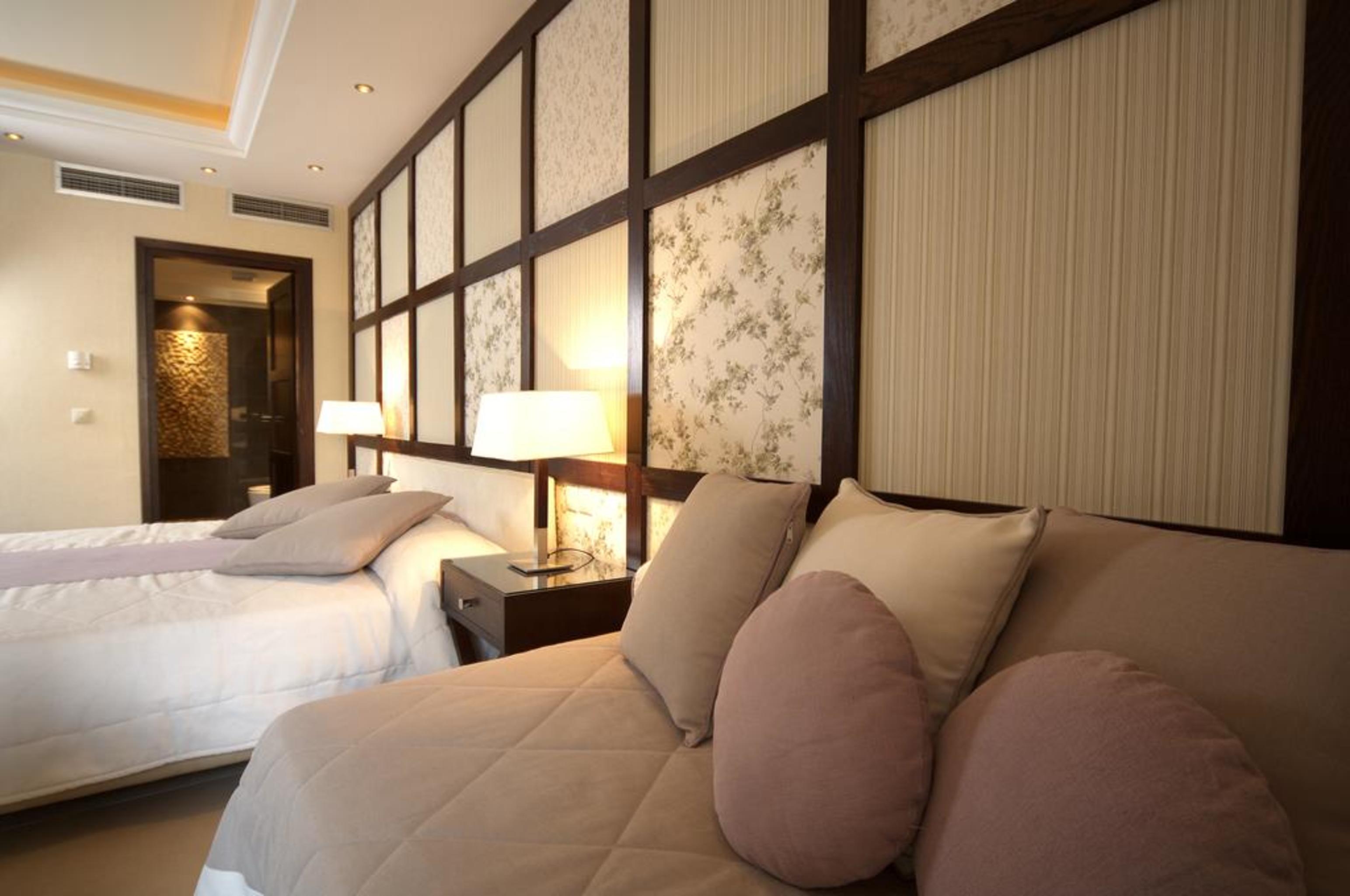 Theartemis Palace