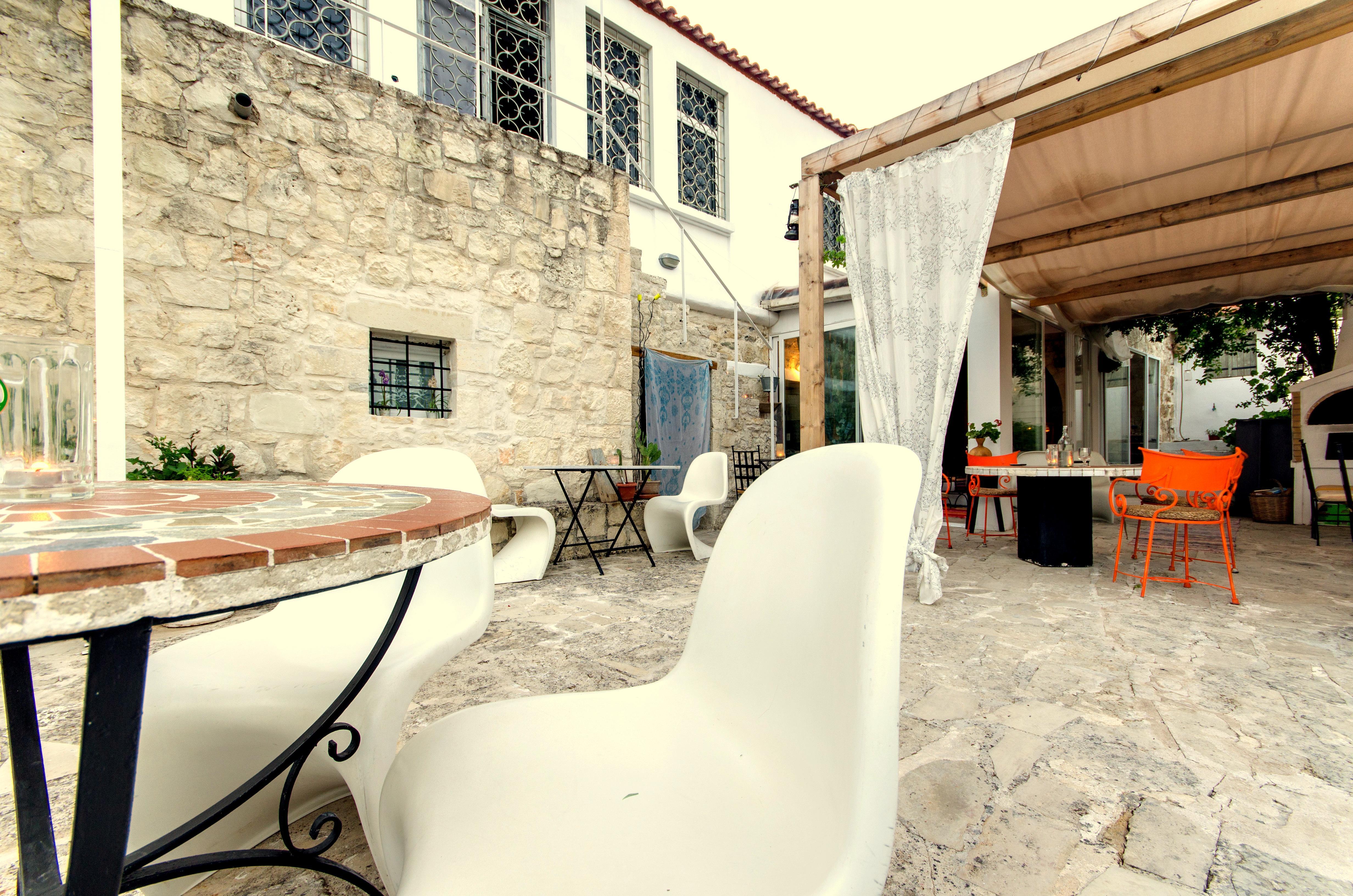 Pervola Hotel