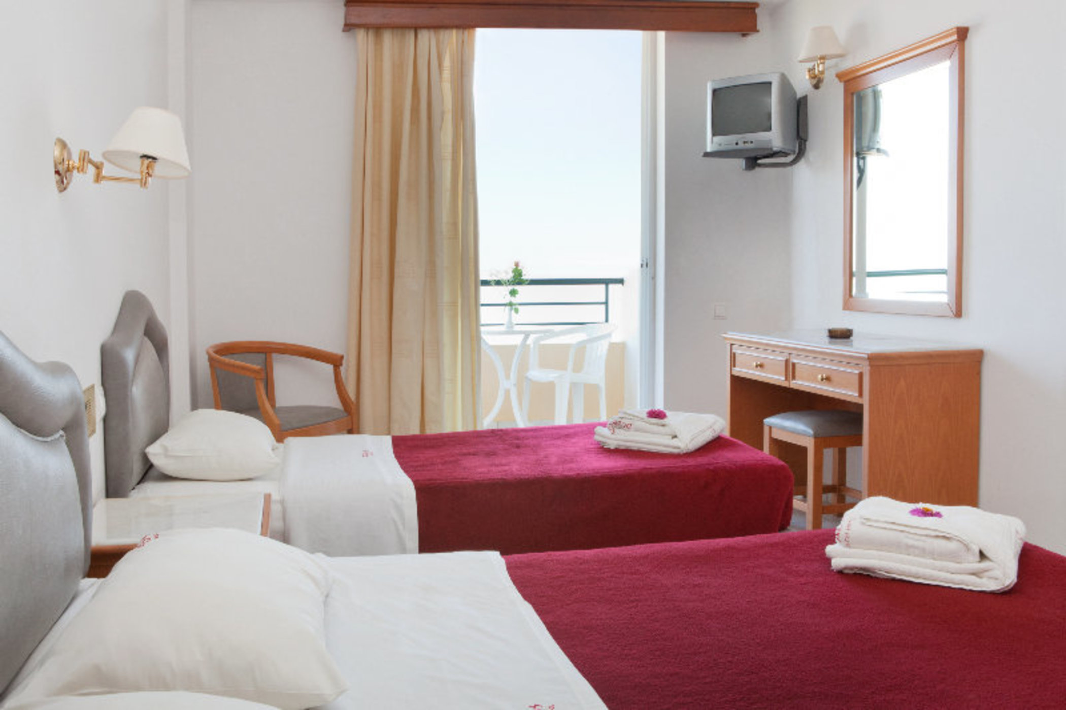 Dedalos Beach Hotel