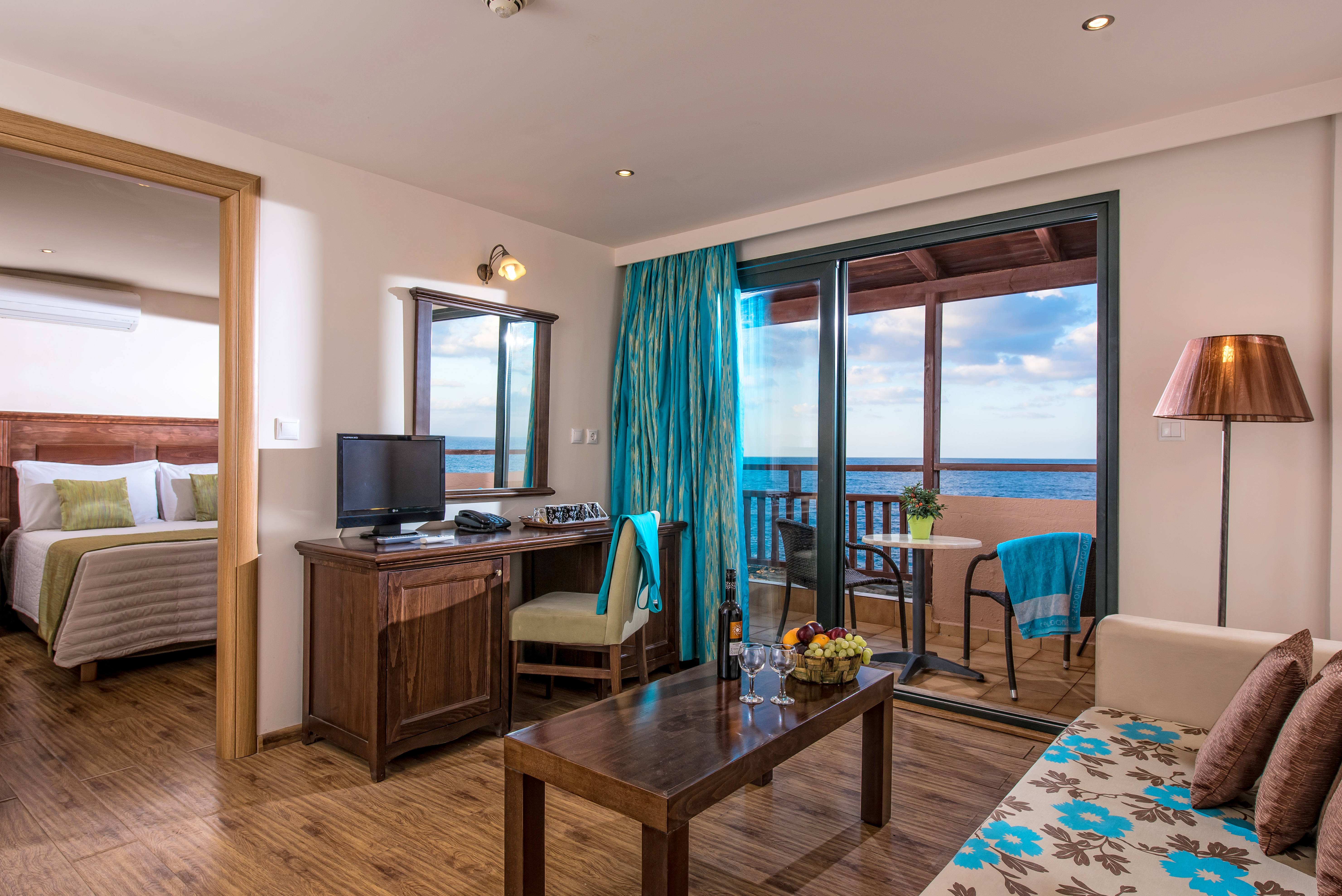 Koutrakis Suites By Estia