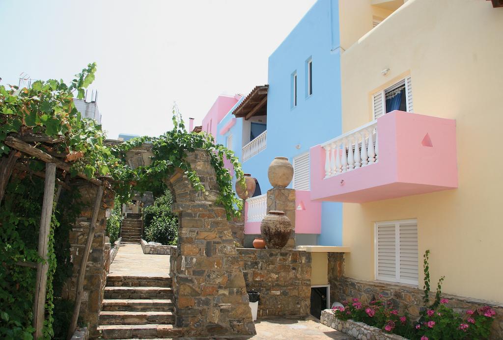 Maria Hotel & Maria’s Family Hotel