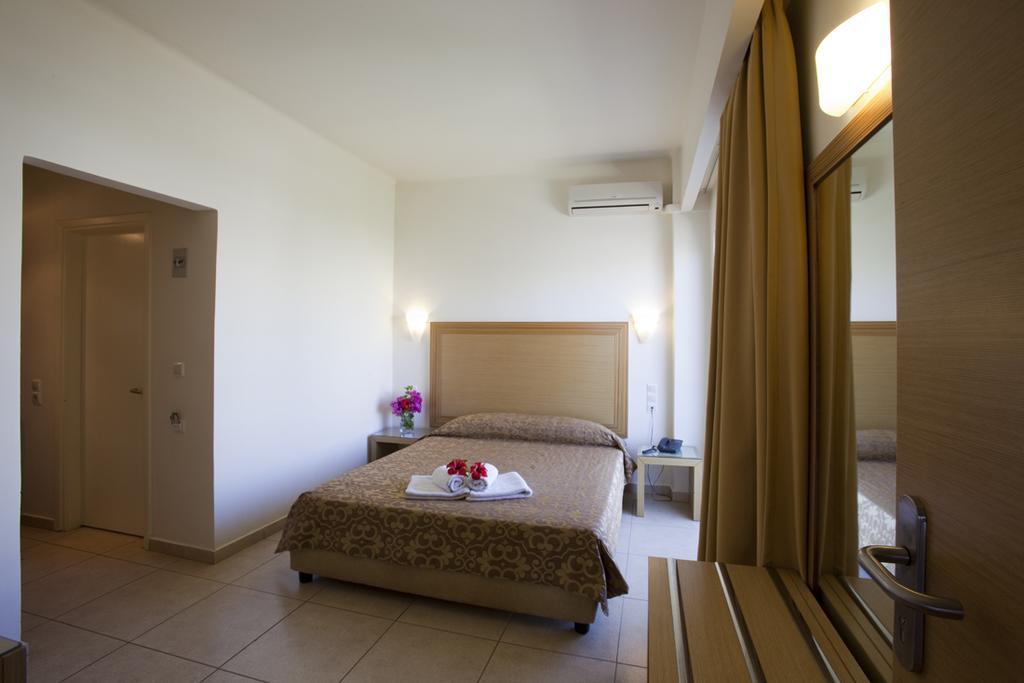 Itanos Hotel