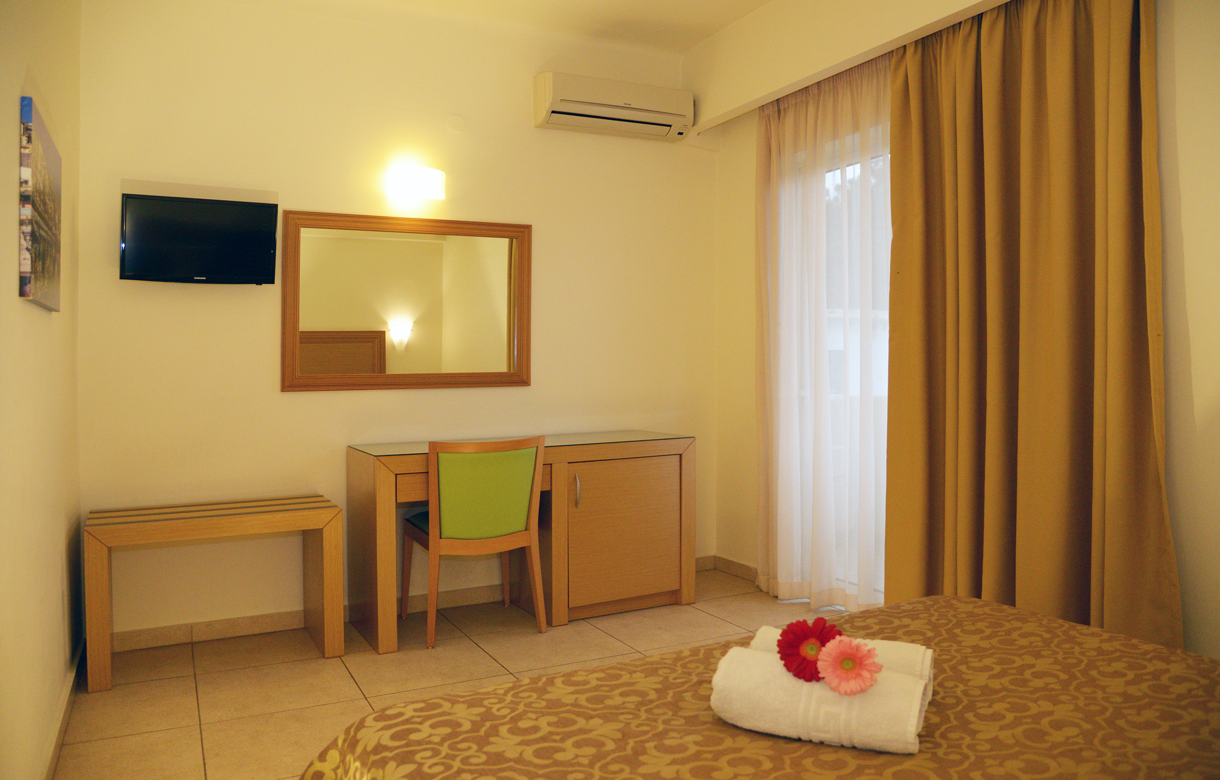 Itanos Hotel