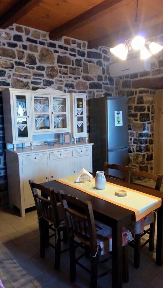 Kalo Nero Apartments