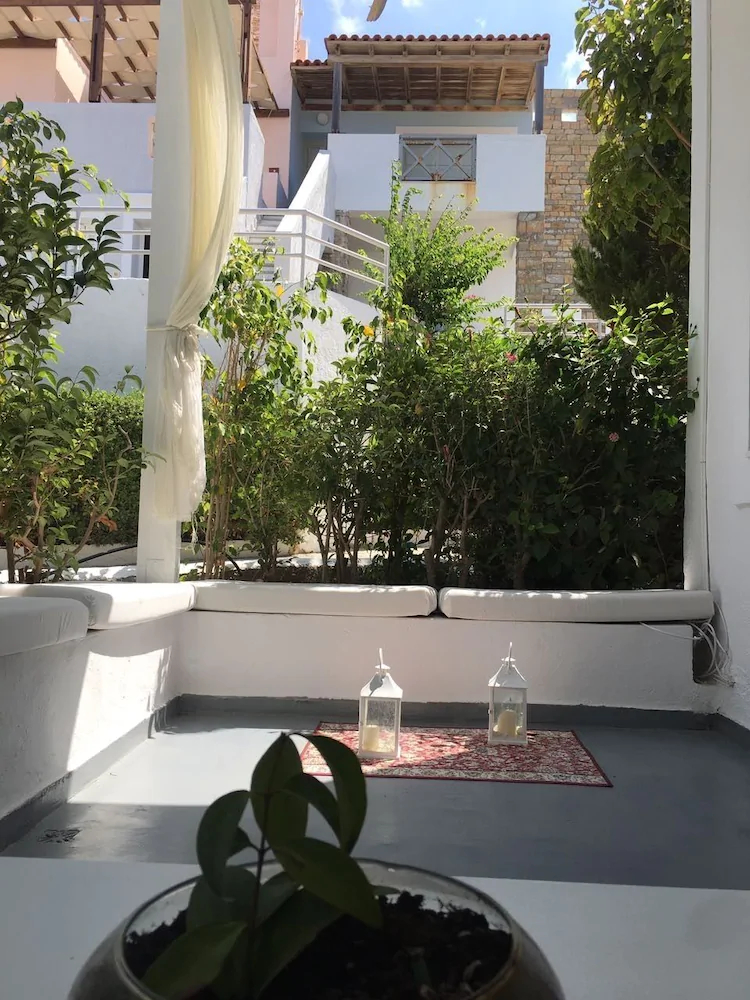 One And Only Apartments