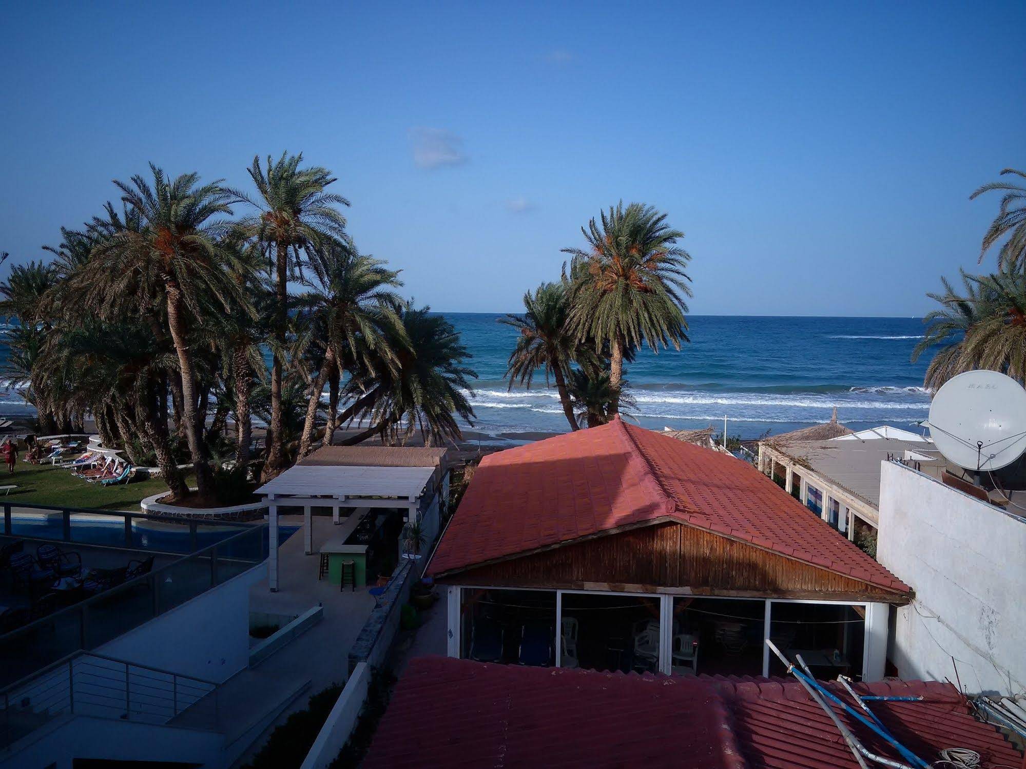Ari Beach