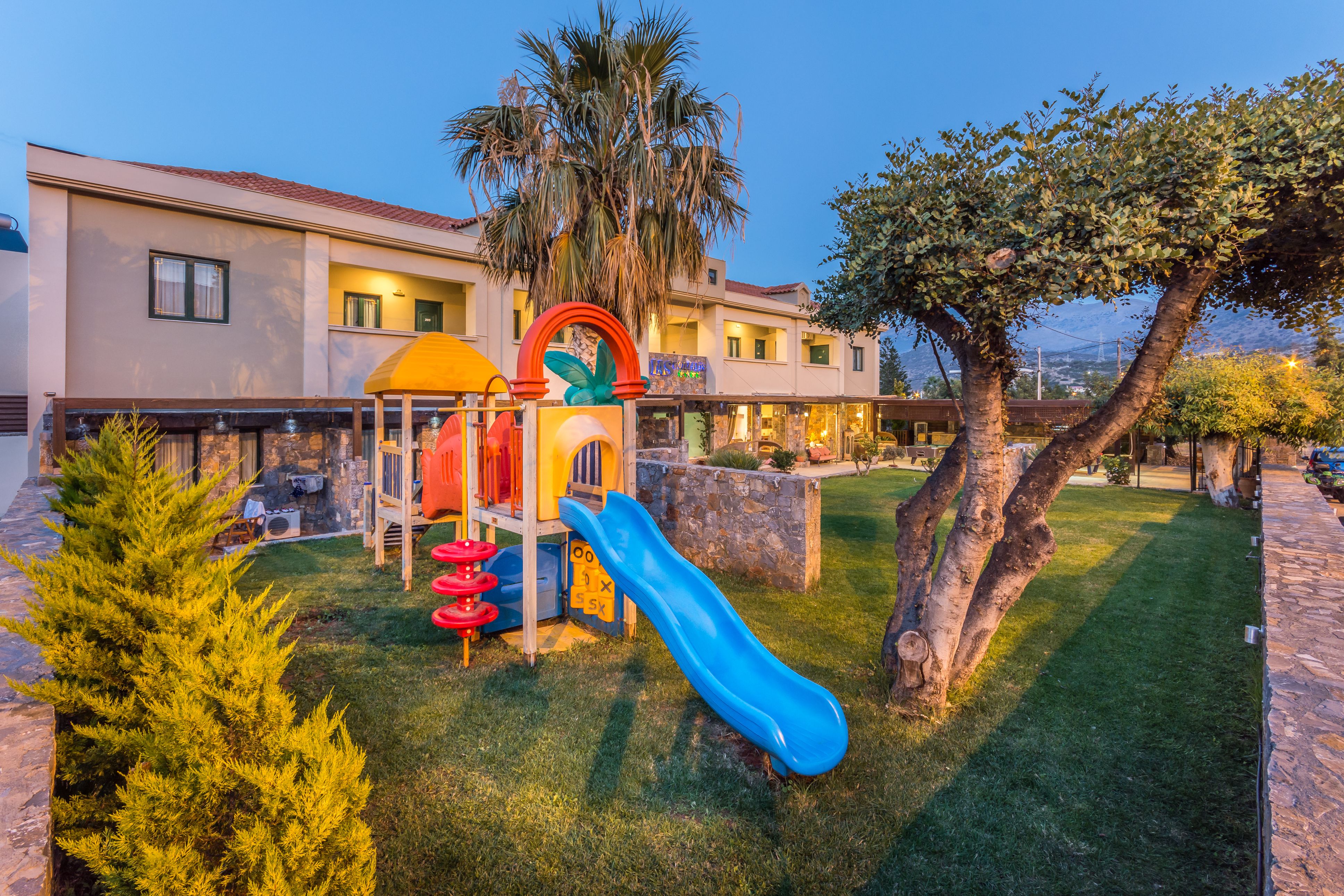 Dias Hotel & Apartments