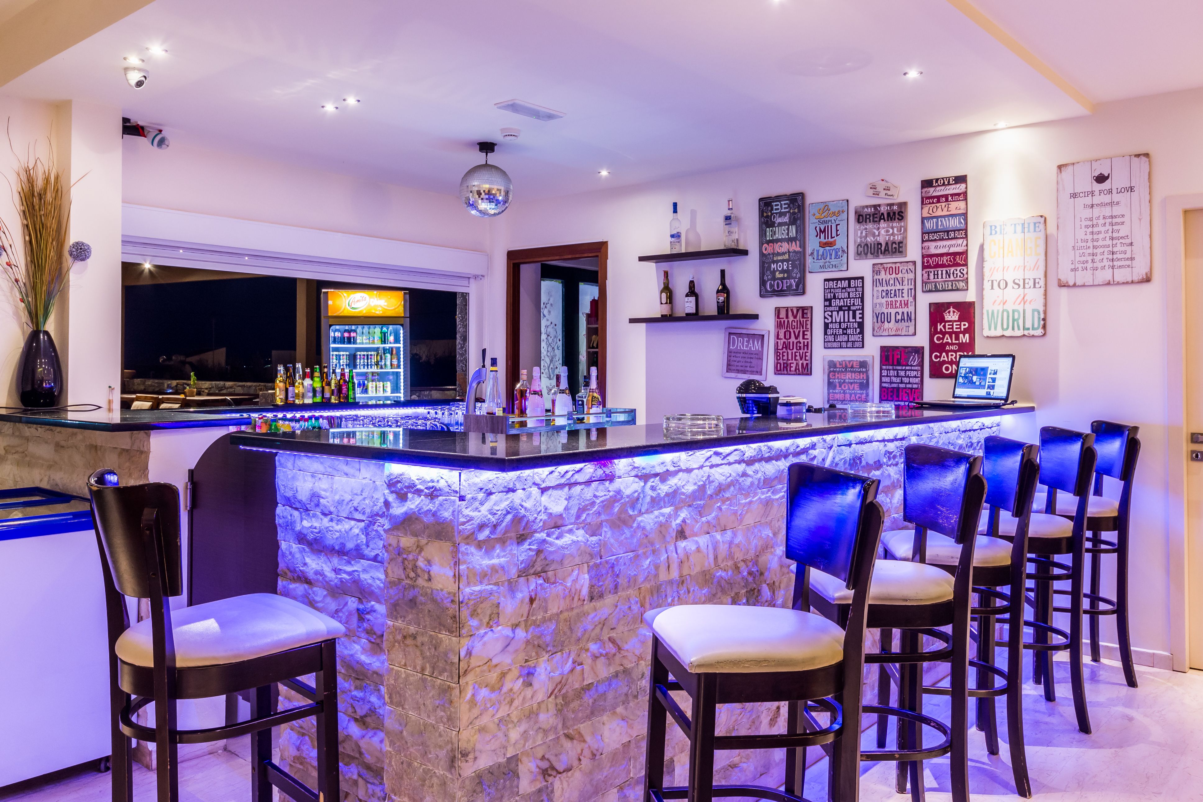 Dias Hotel & Apartments