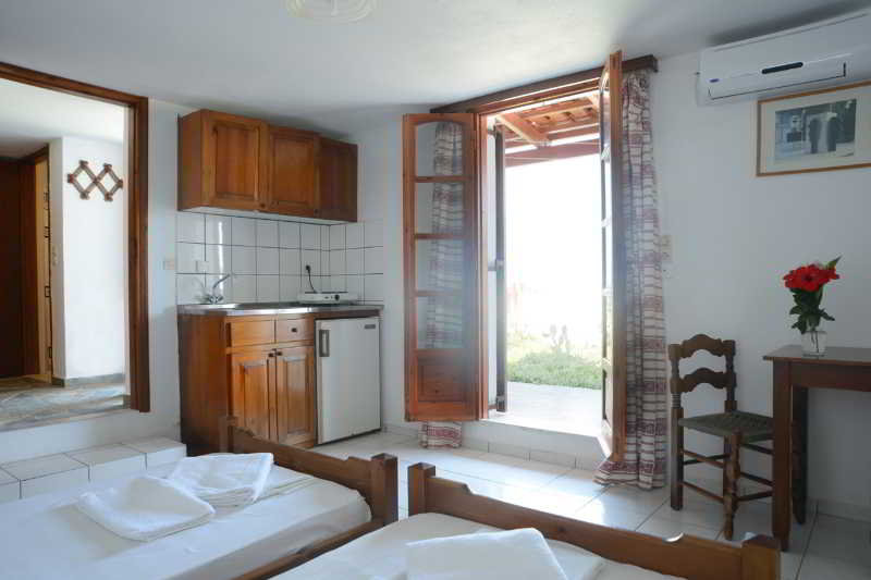 Ekati Apartments