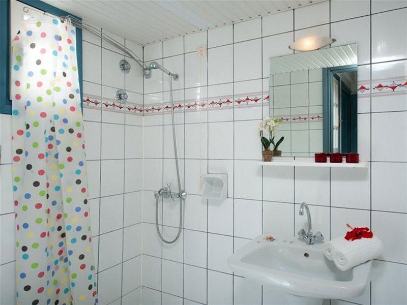 Fan Apartments