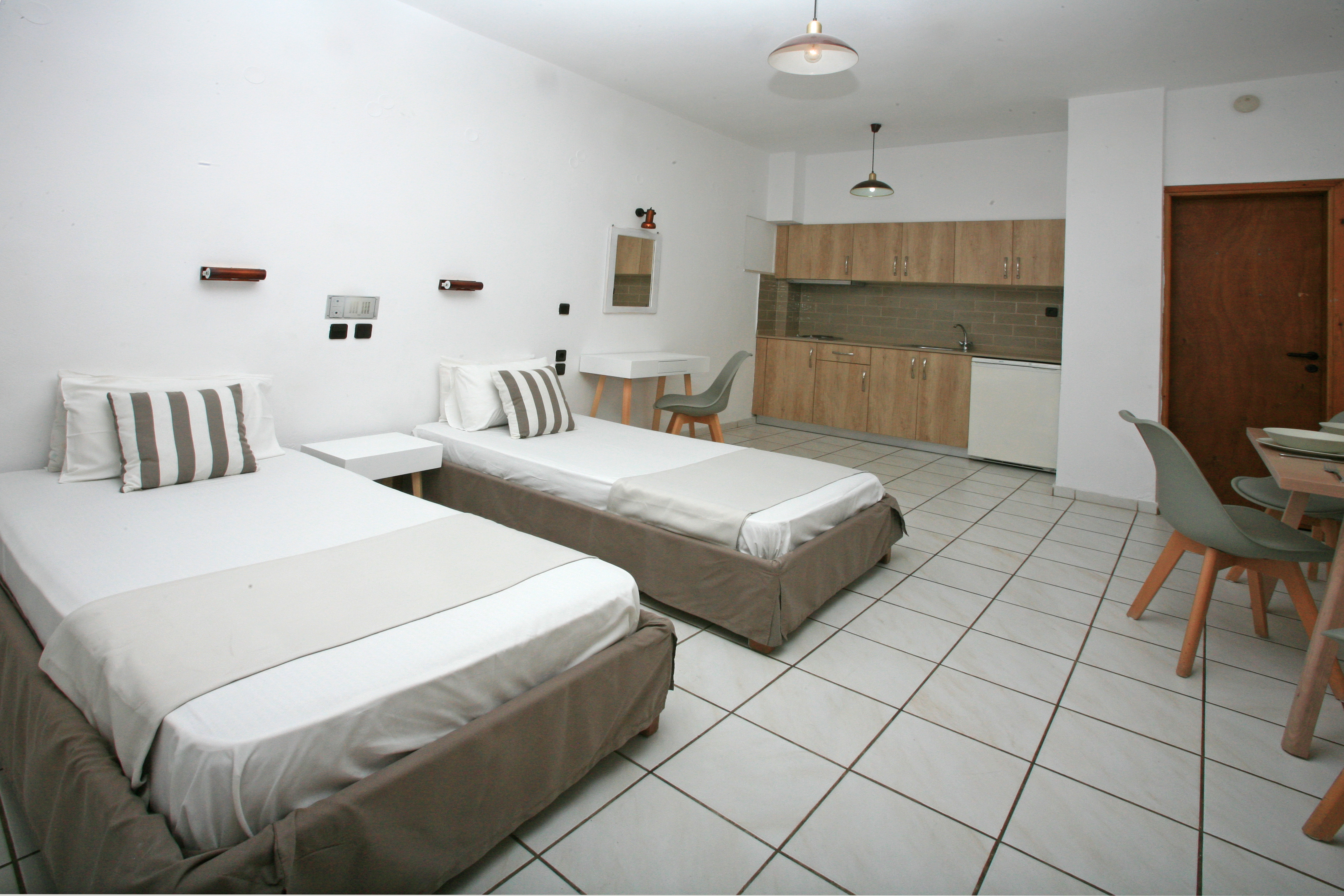 Iraklis Apartments