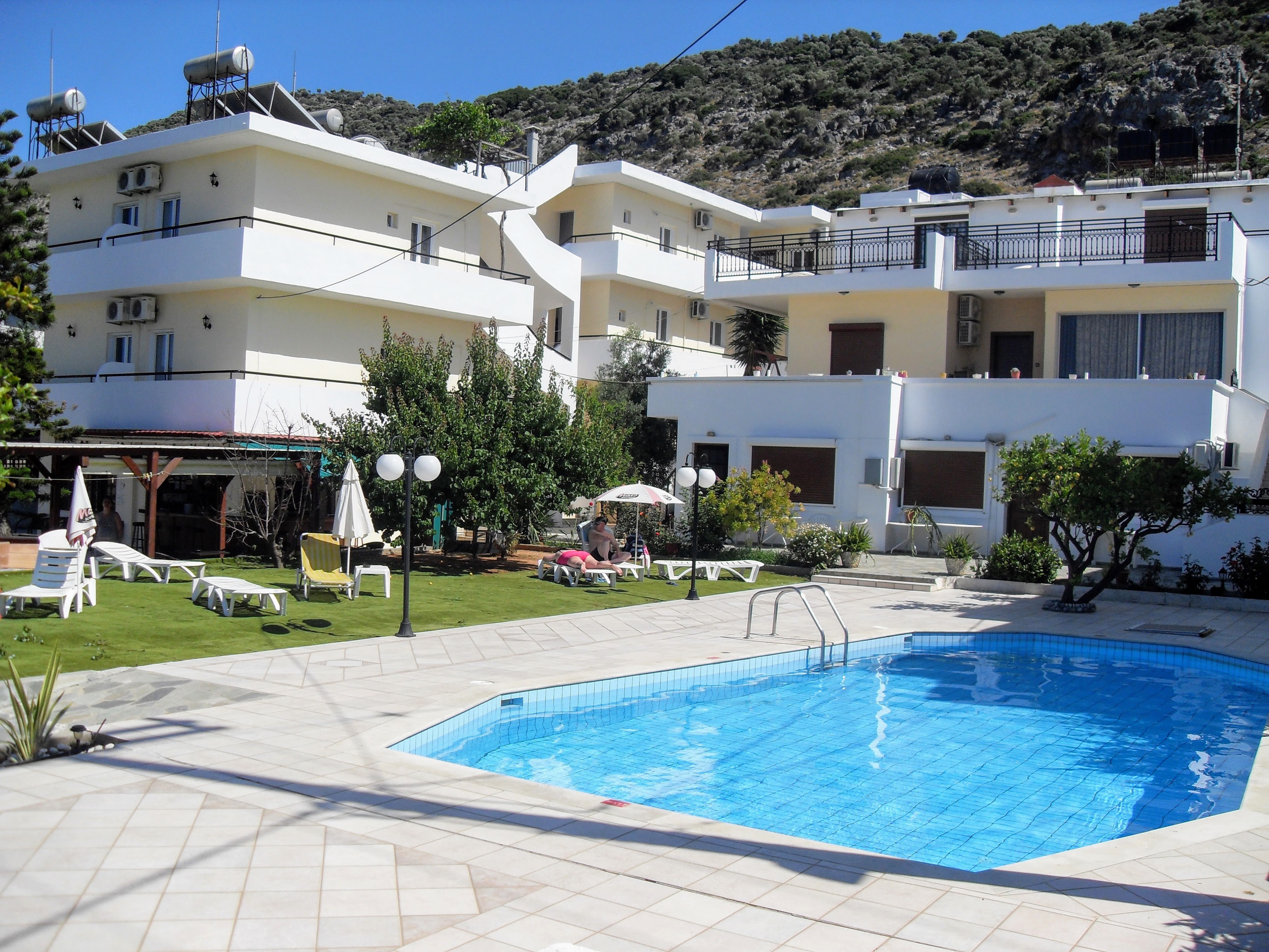 Iraklis Apartments
