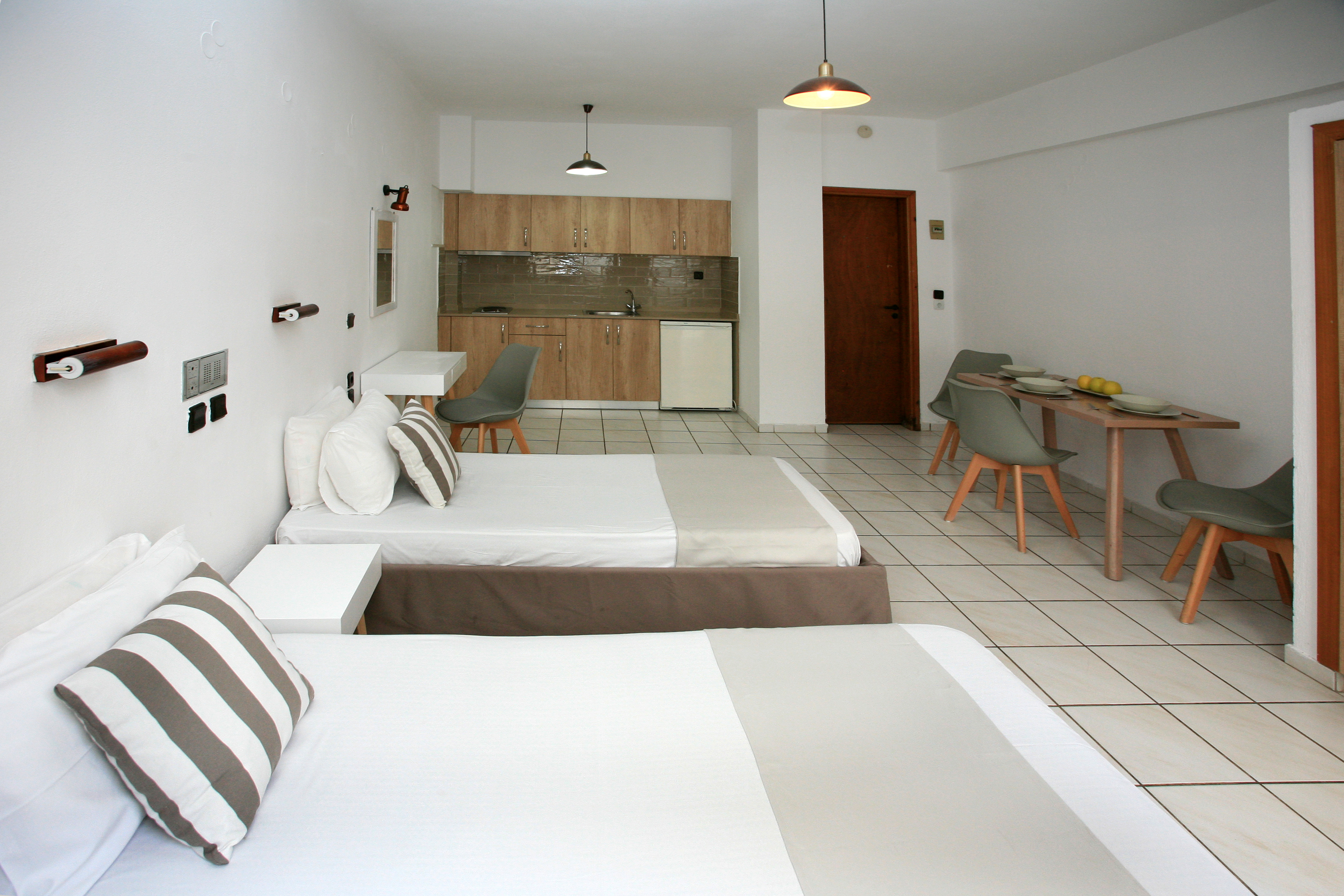 Iraklis Apartments