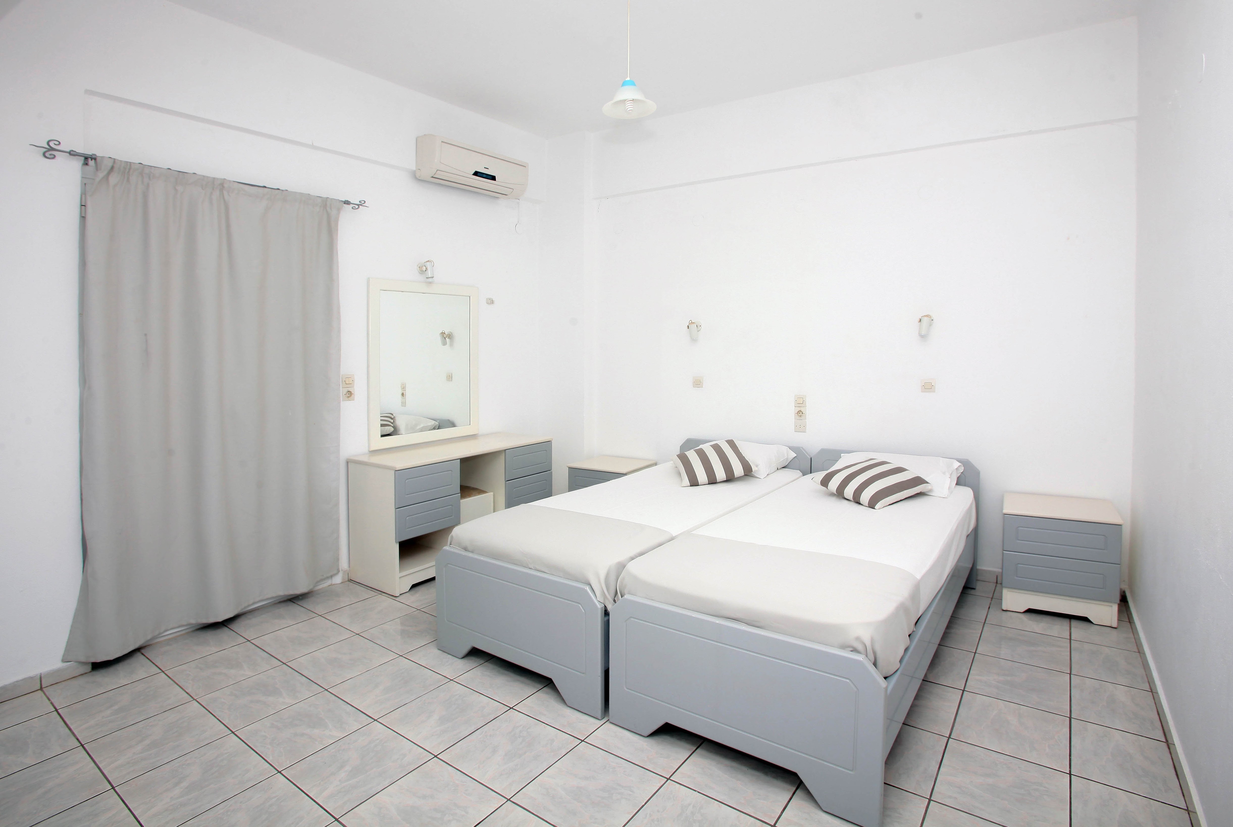 Iraklis Apartments