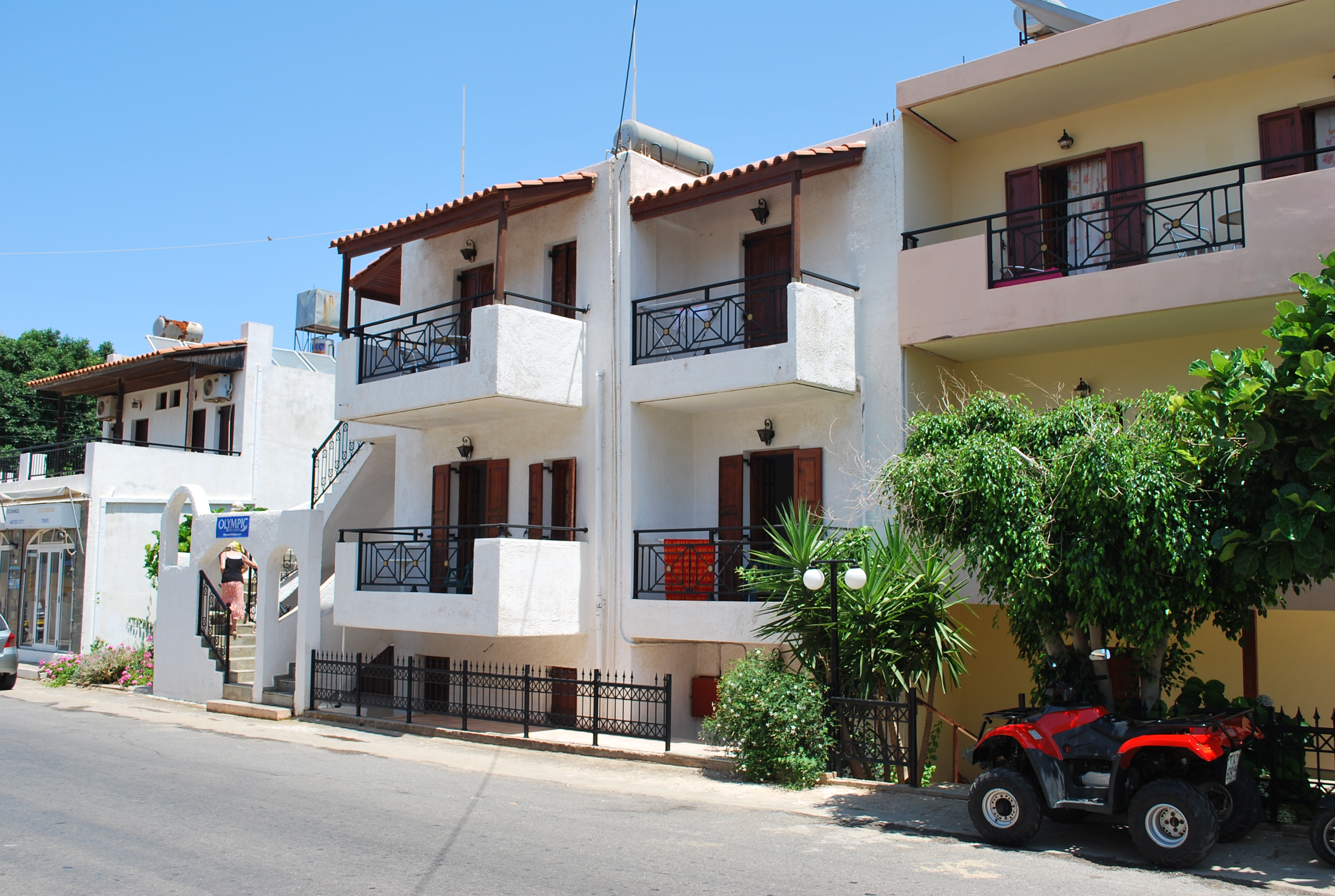 Koula Studios & Apartments