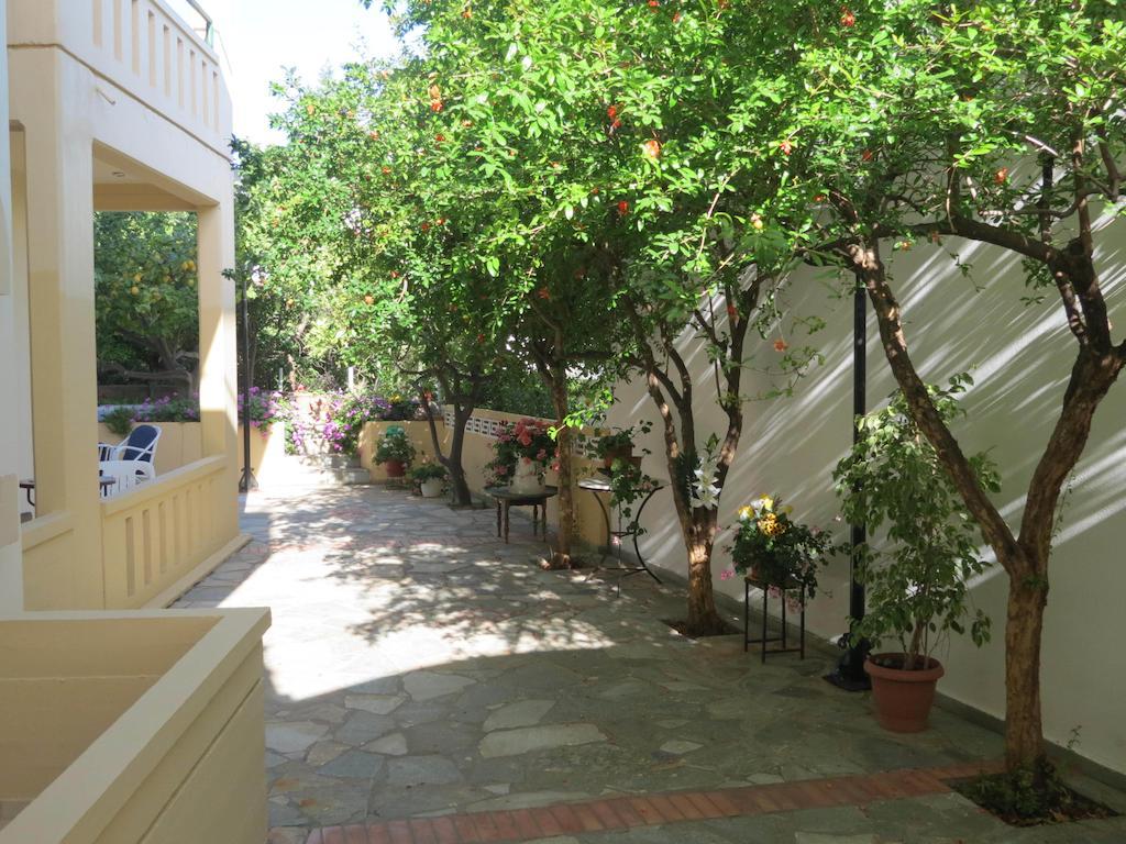 La Luna Apts