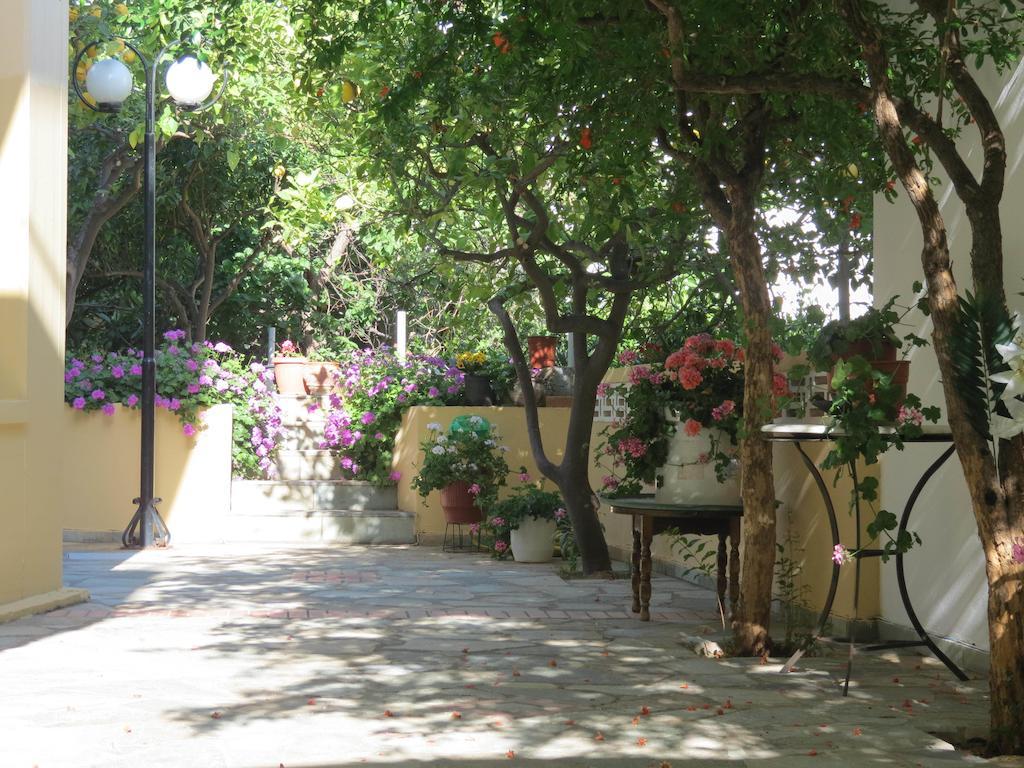 La Luna Apts