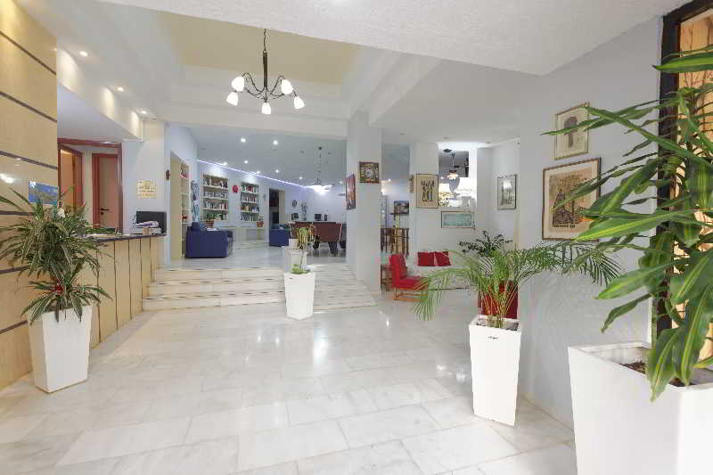 Latania Studios & Apartments