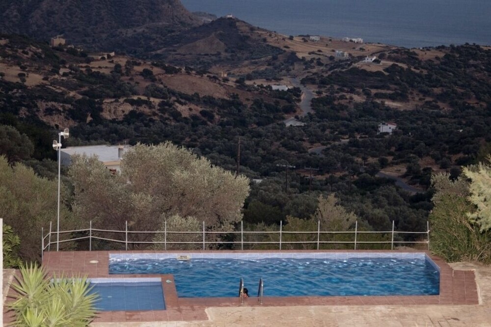 Paterakis Studios Triopetra