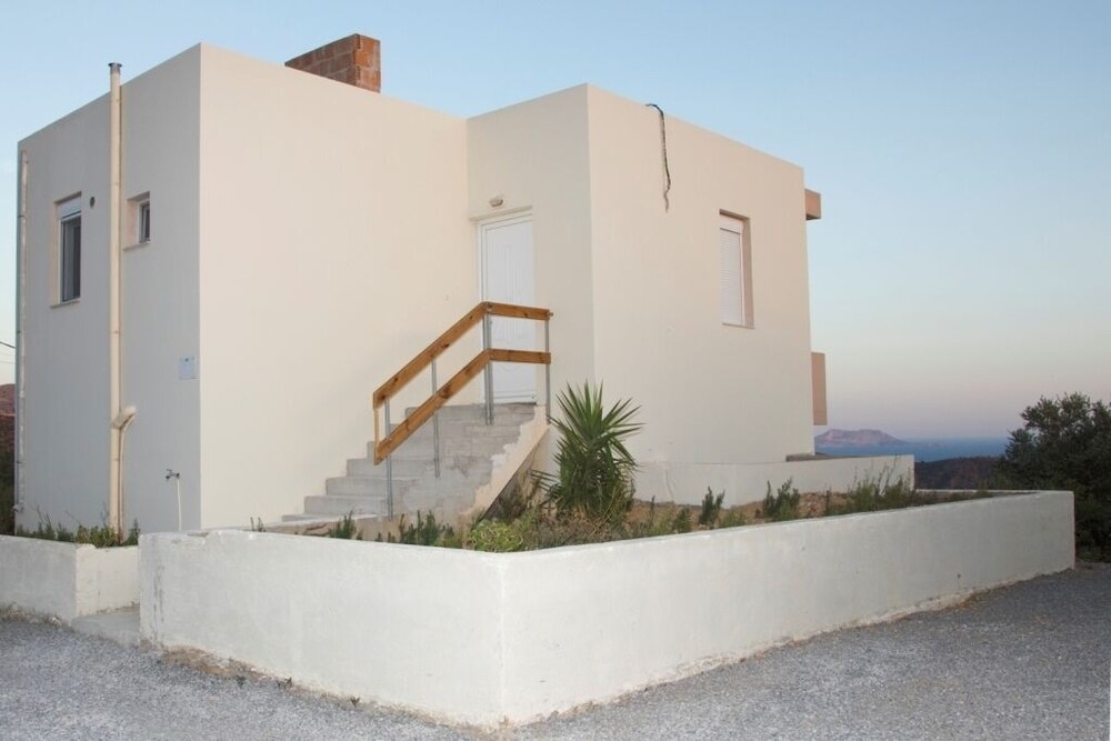 Paterakis Studios Triopetra