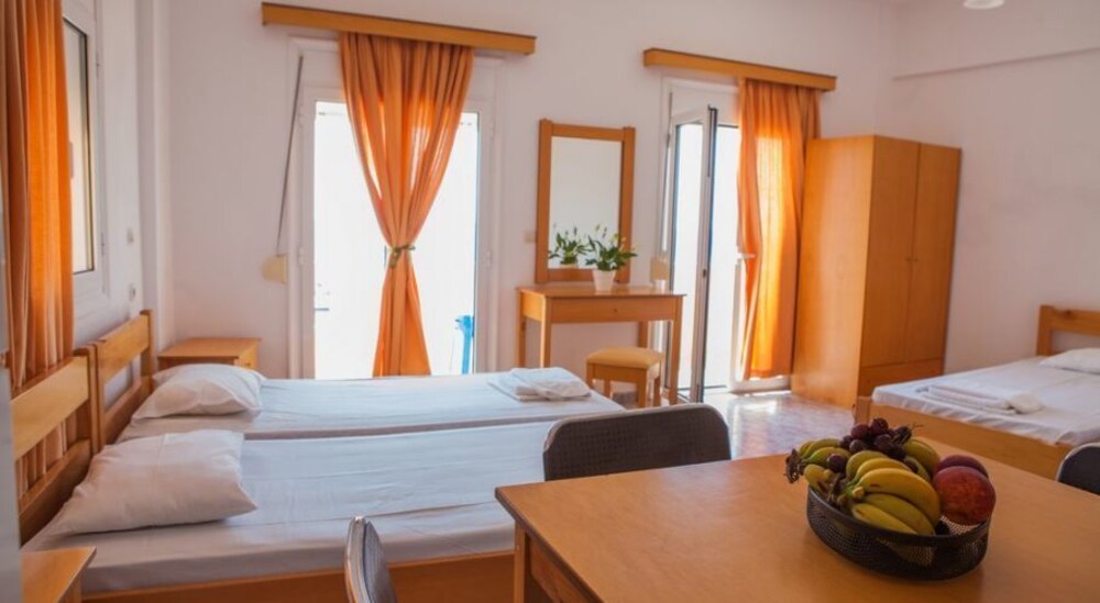 Inatos Studios & Apartments