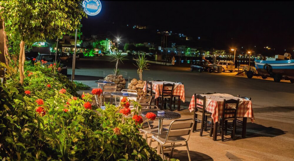 Inatos Studios & Apartments