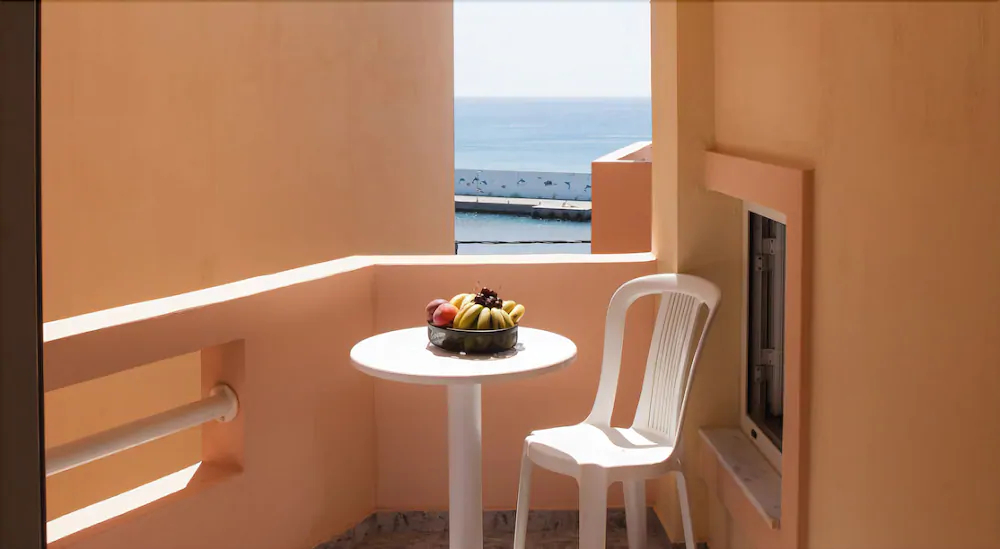 Inatos Studios & Apartments