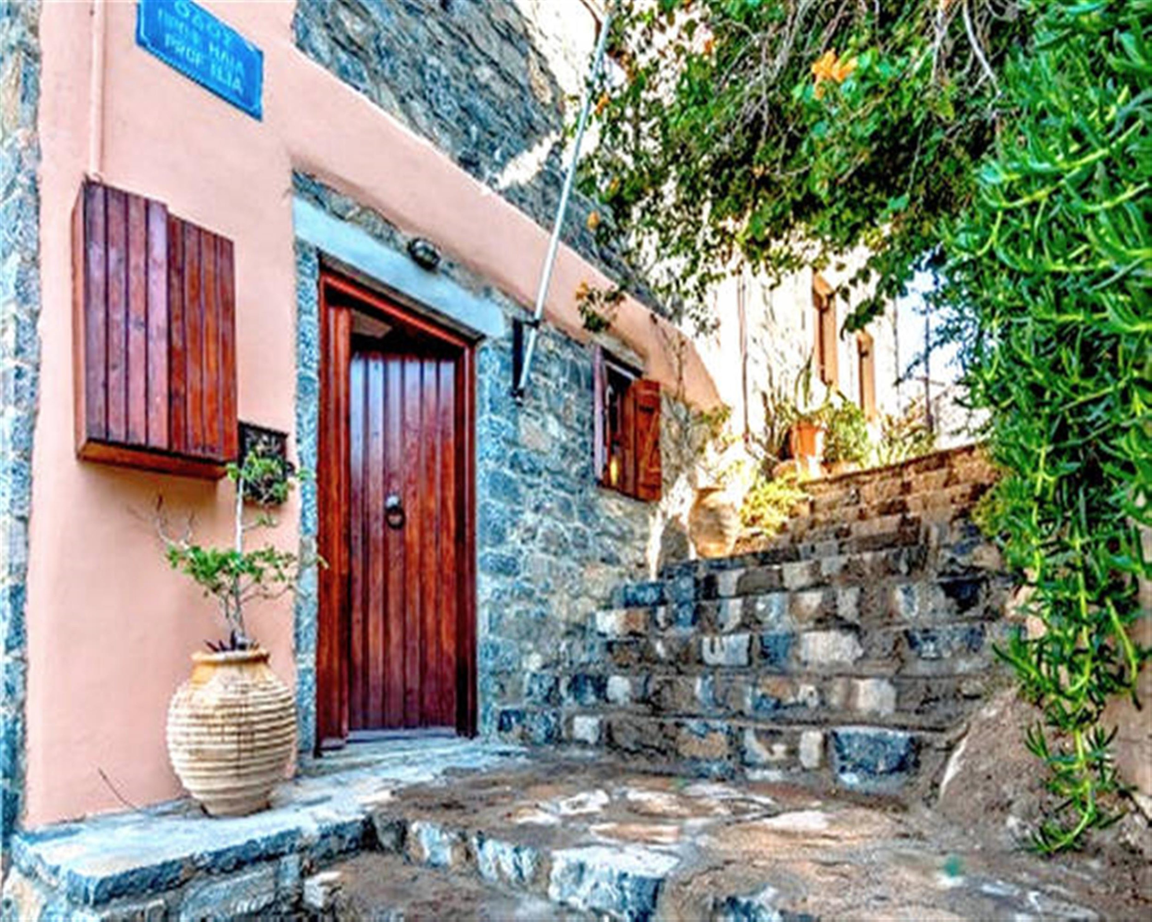 The Traditional Homes of Crete - Almond Tree Villas
