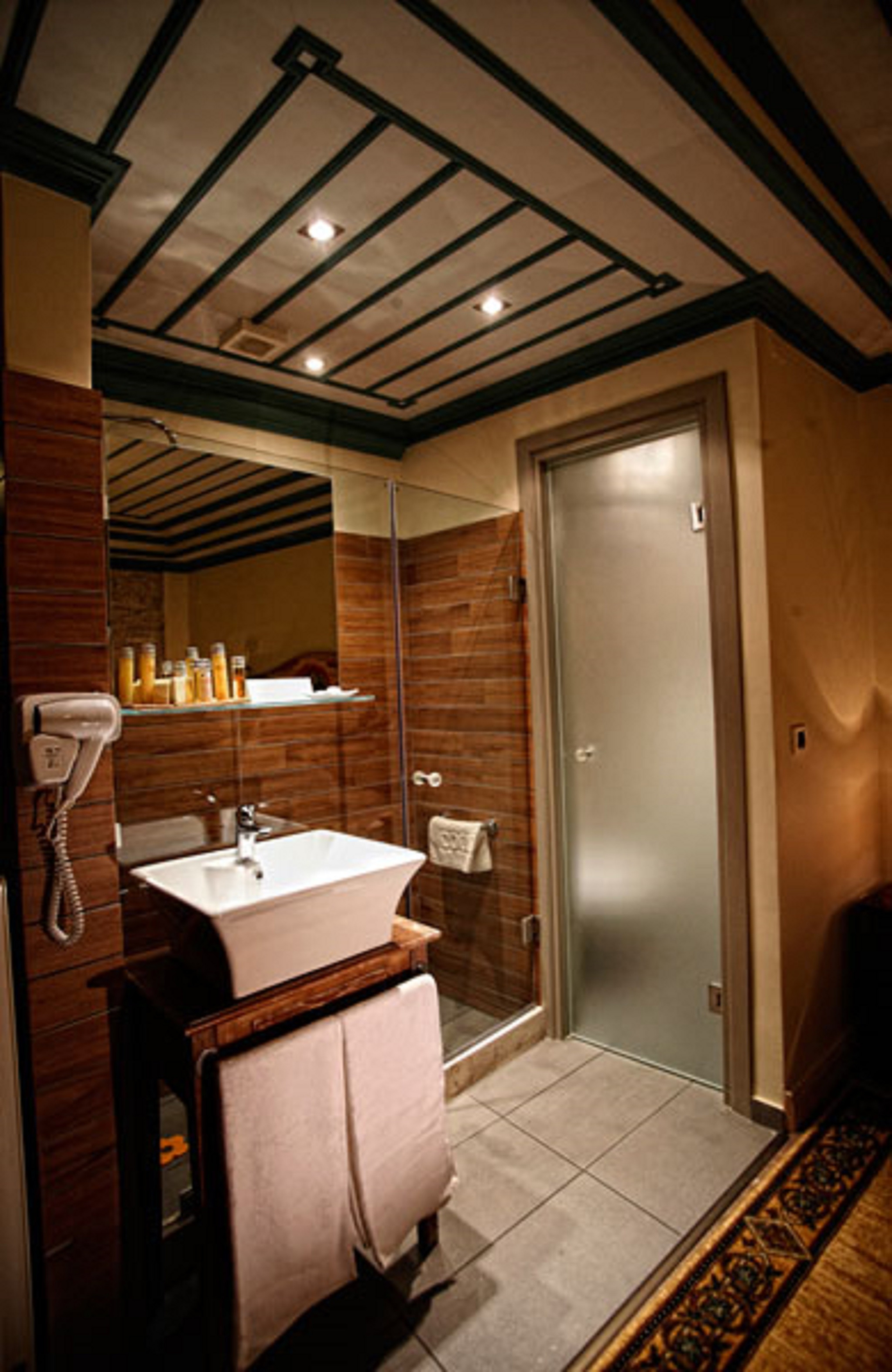 Pirrion Hotel