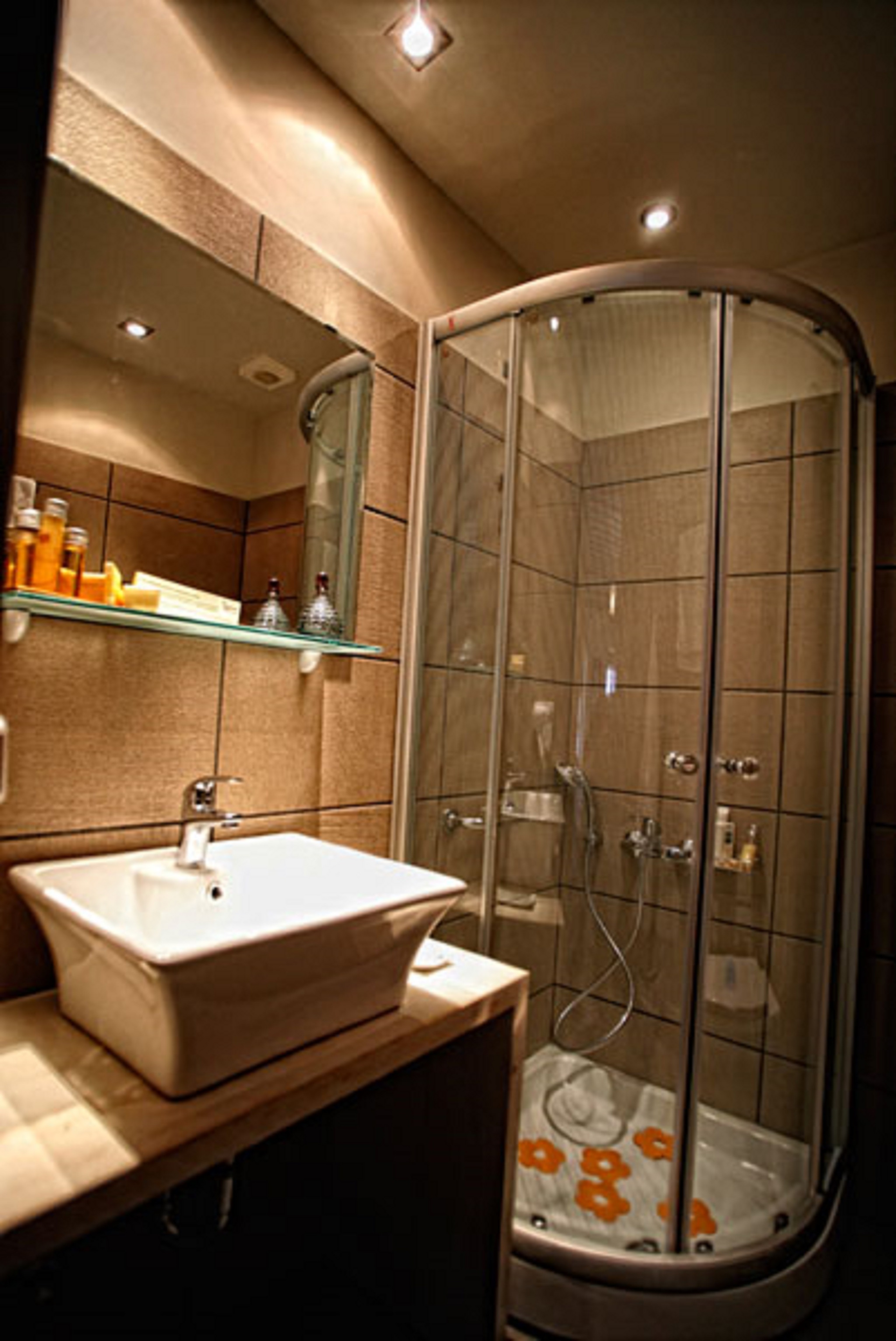 Pirrion Hotel