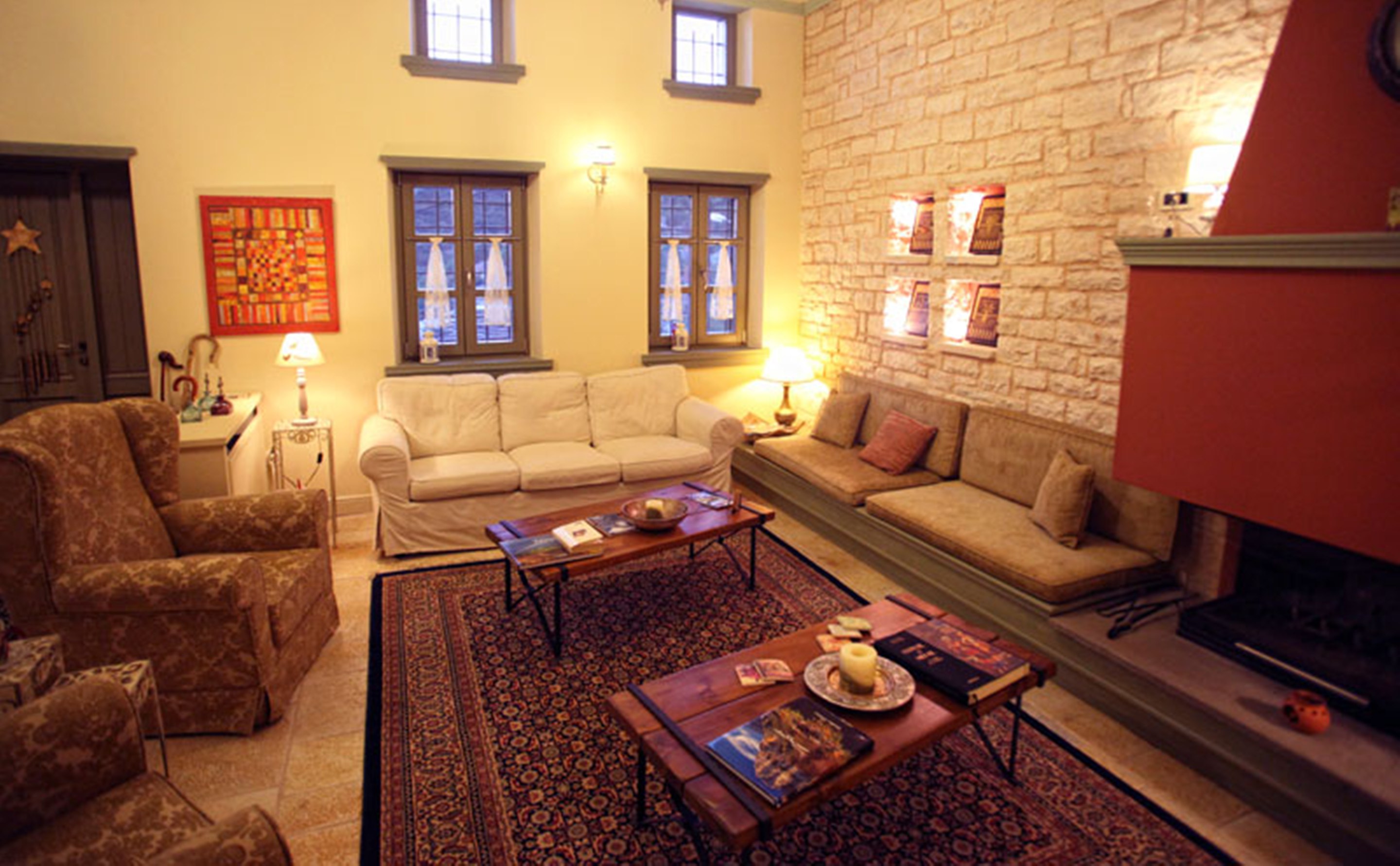Pirrion Hotel
