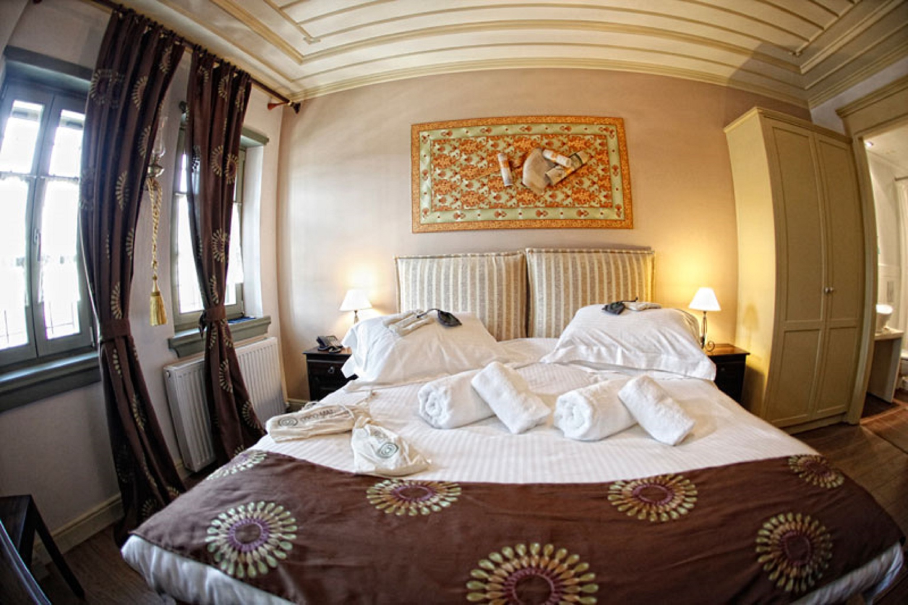 Pirrion Hotel