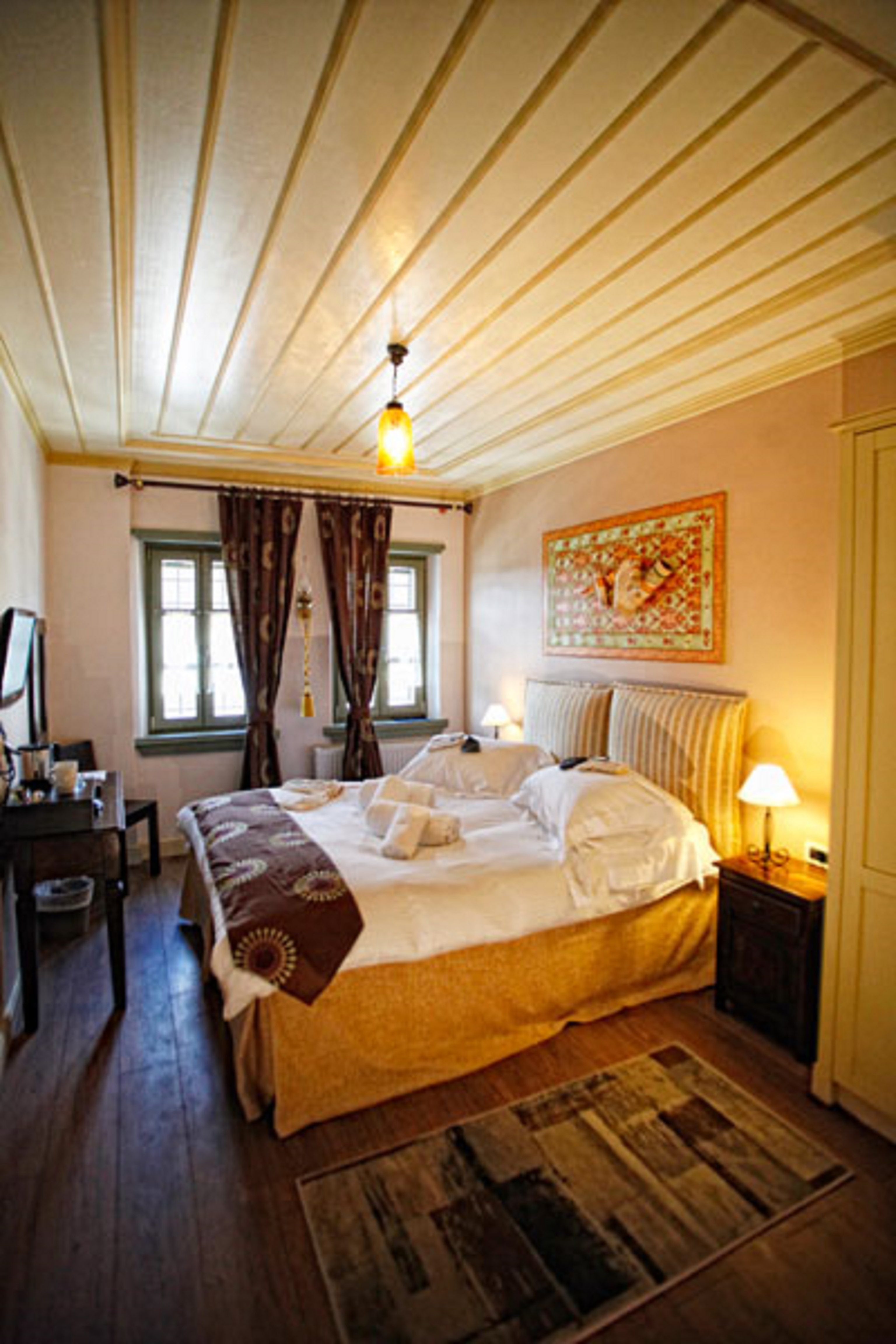 Pirrion Hotel