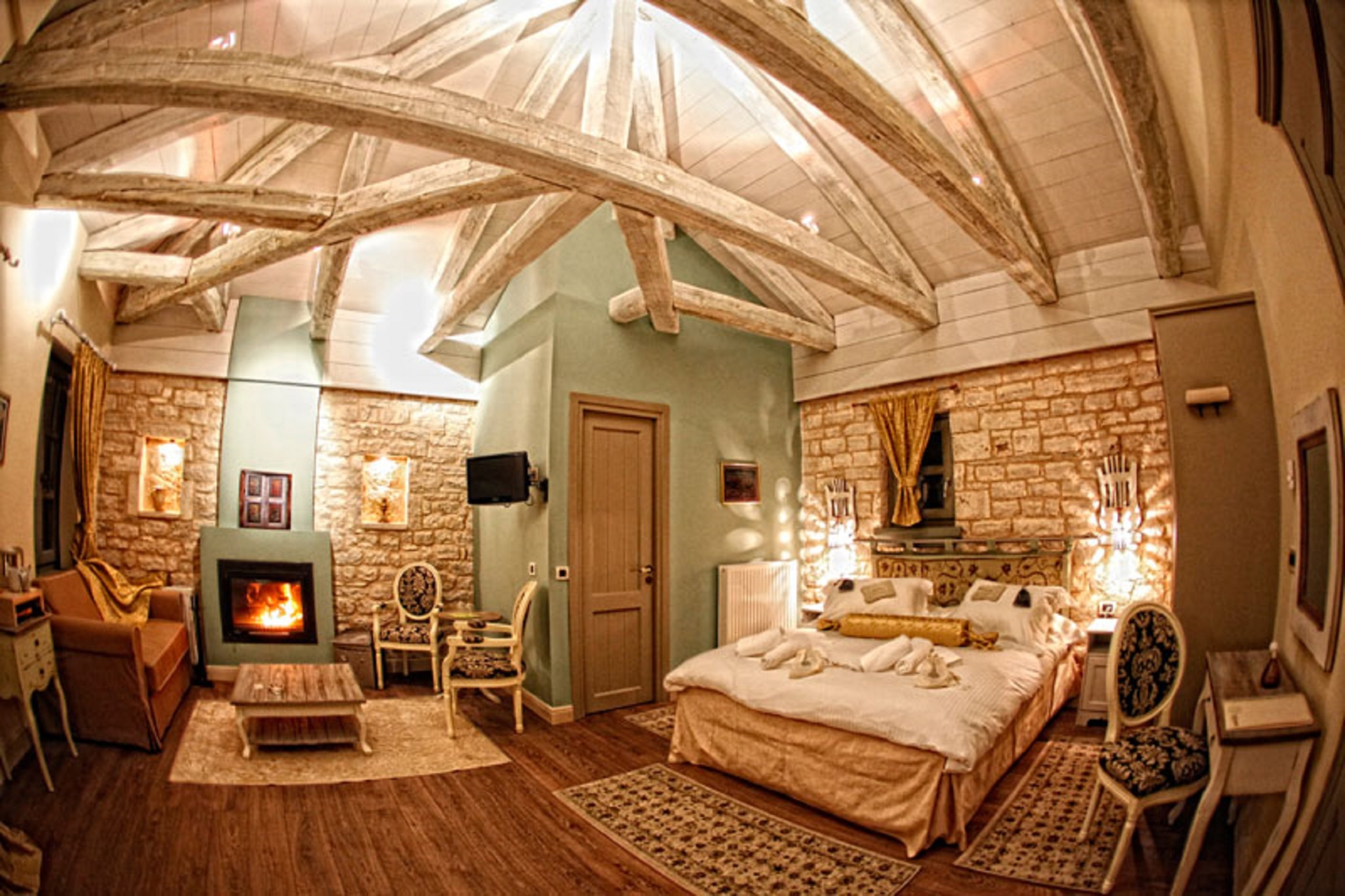 Pirrion Hotel