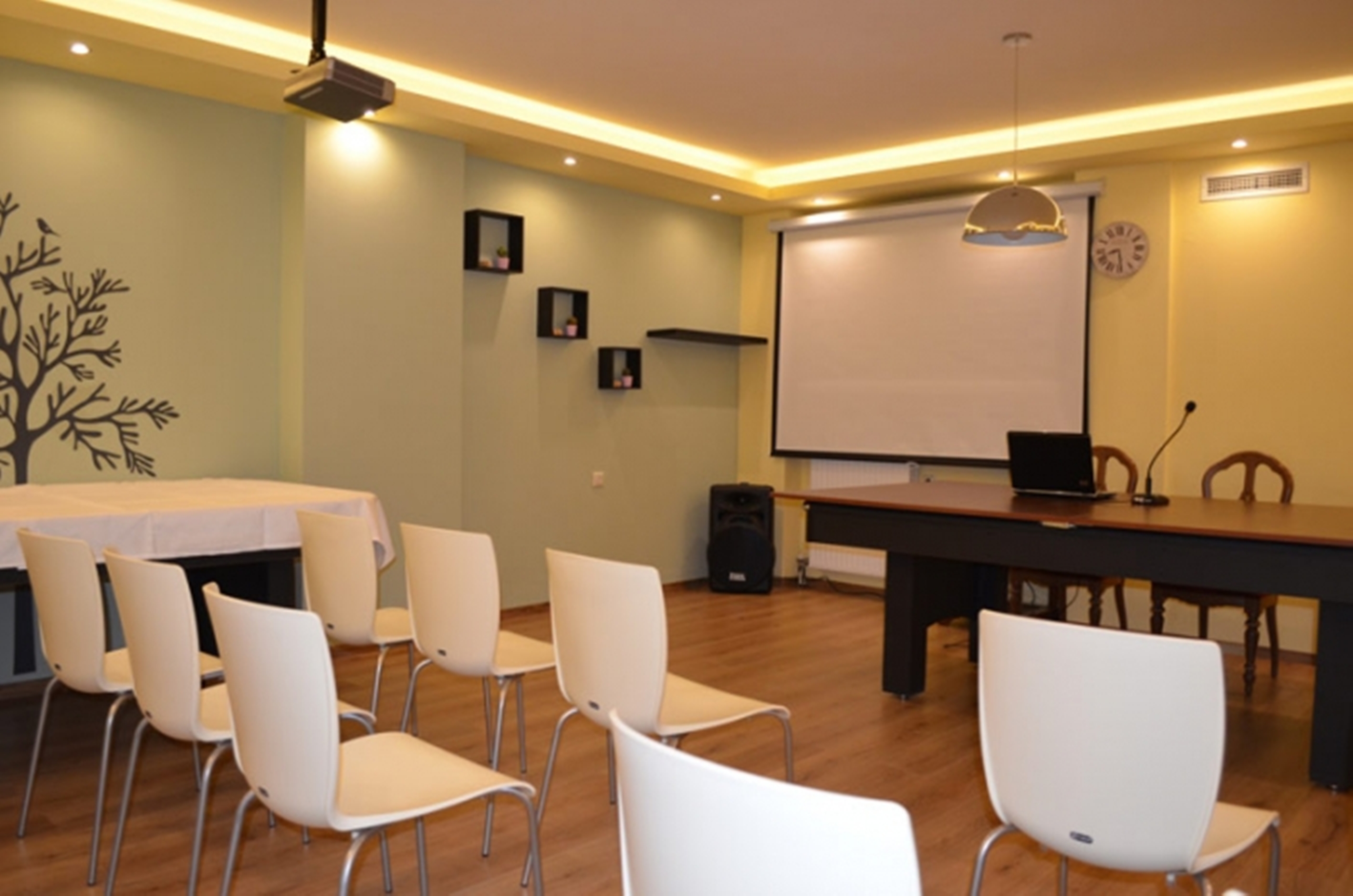 Pirrion Hotel