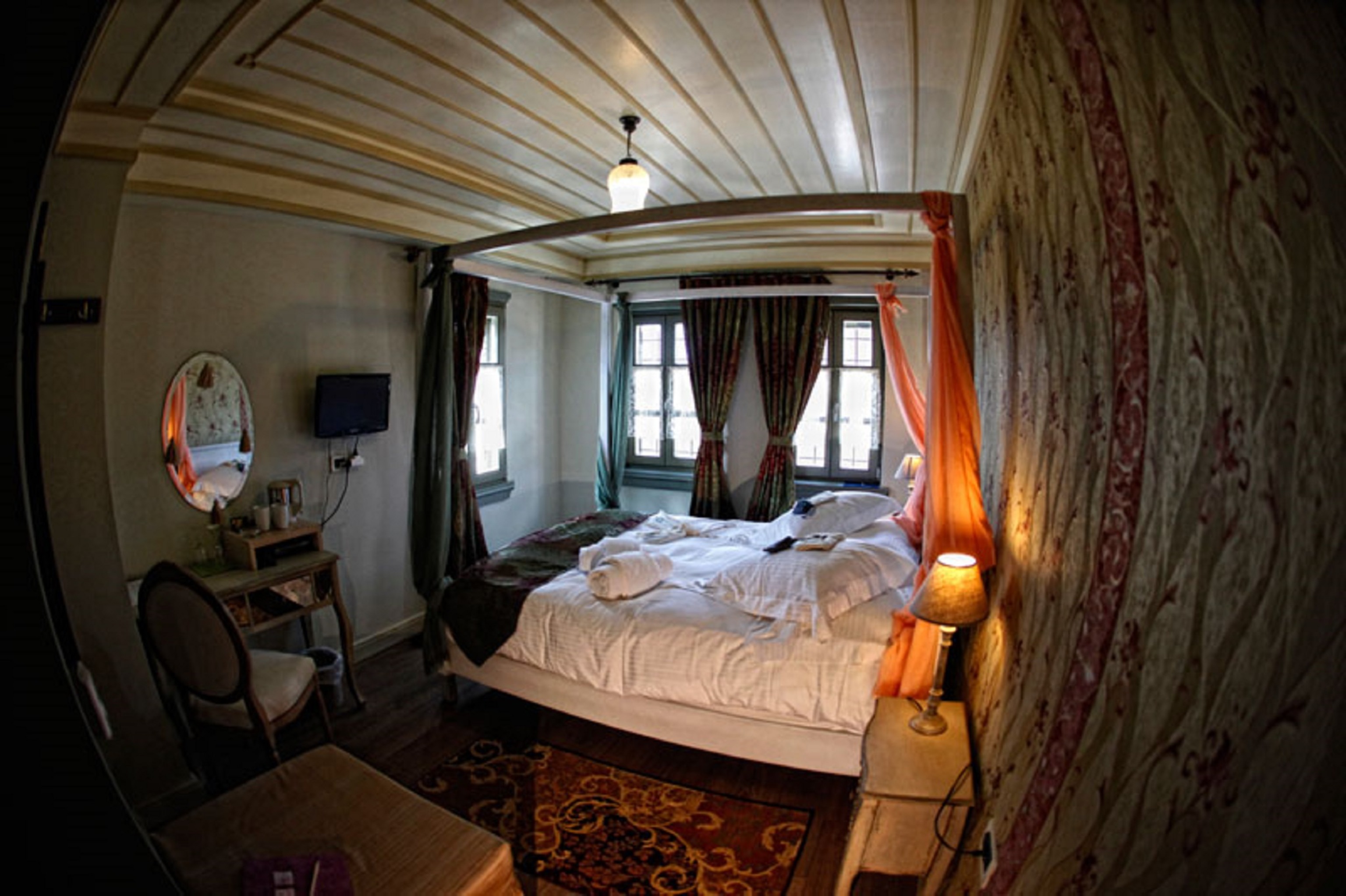 Pirrion Hotel