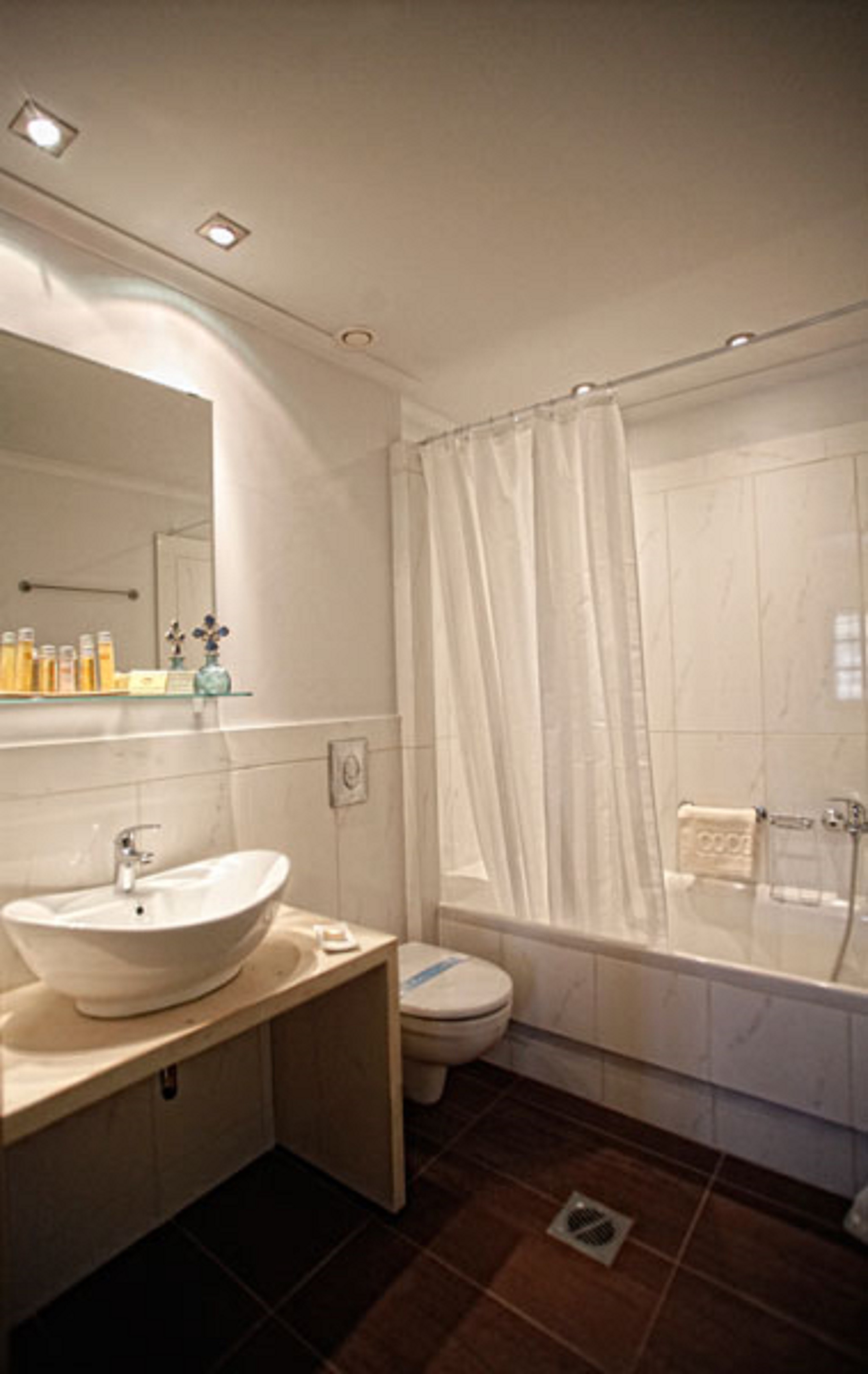 Pirrion Hotel