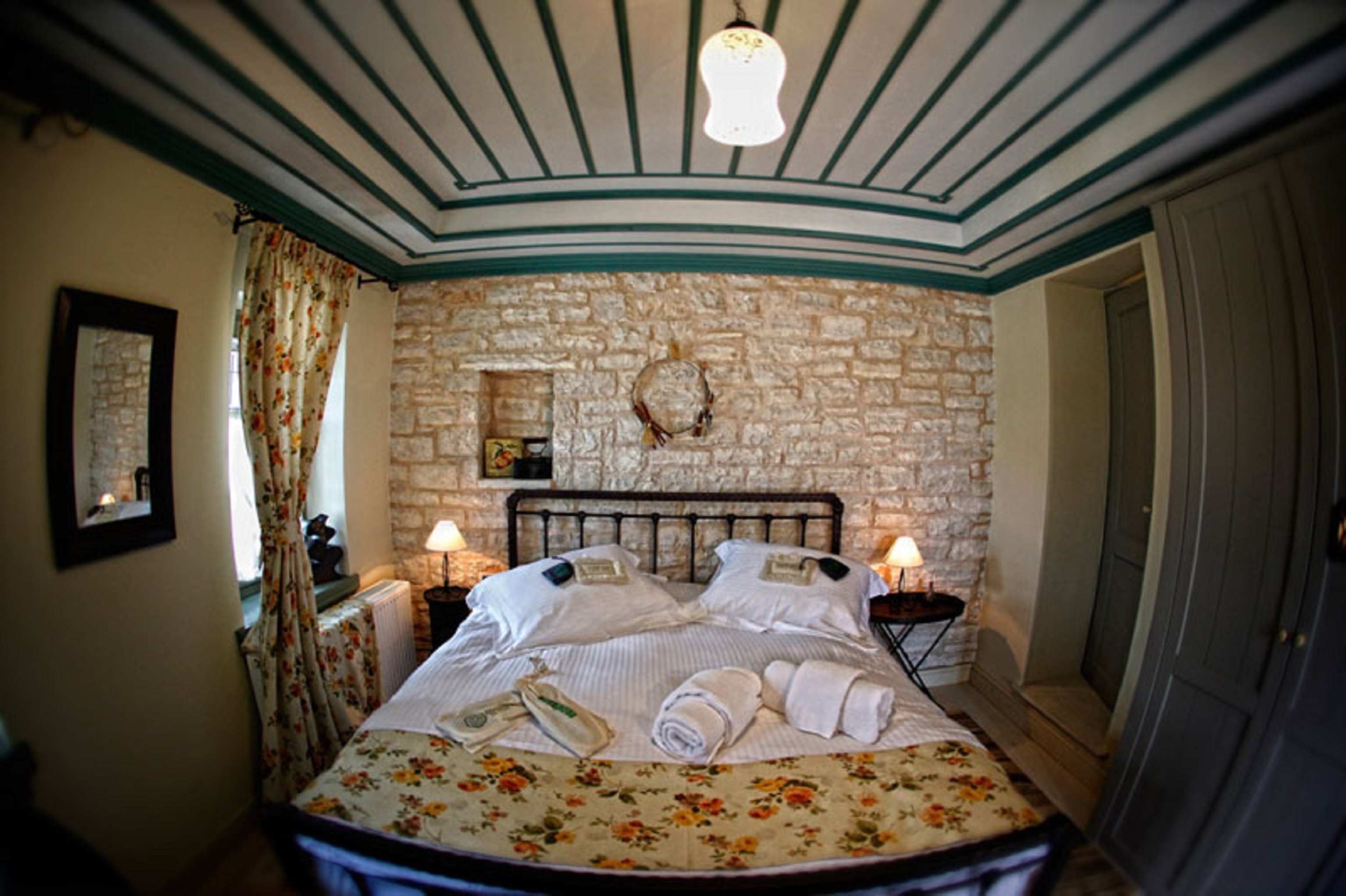 Pirrion Hotel